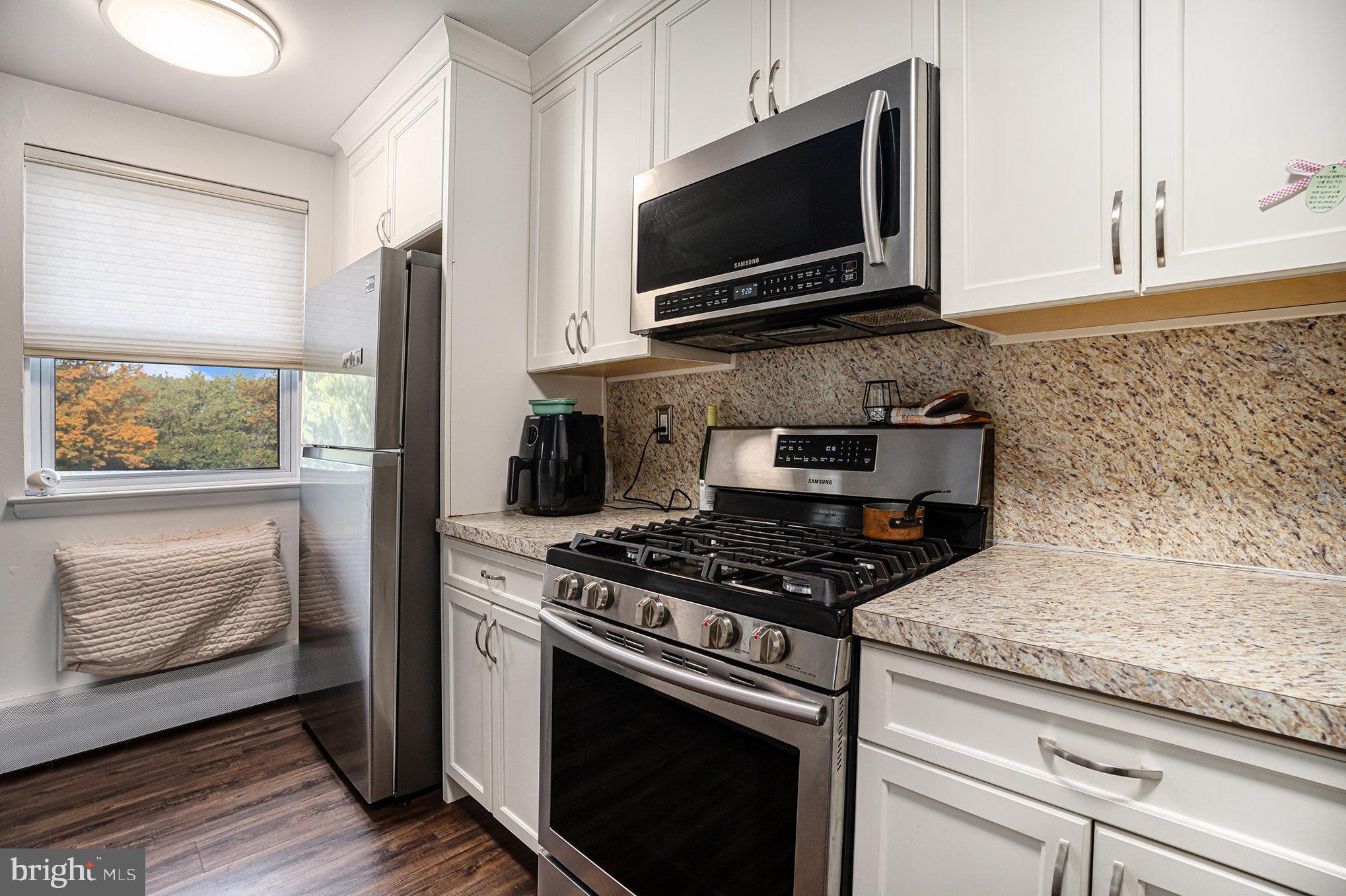 CHELTENHAM VIL - Residential