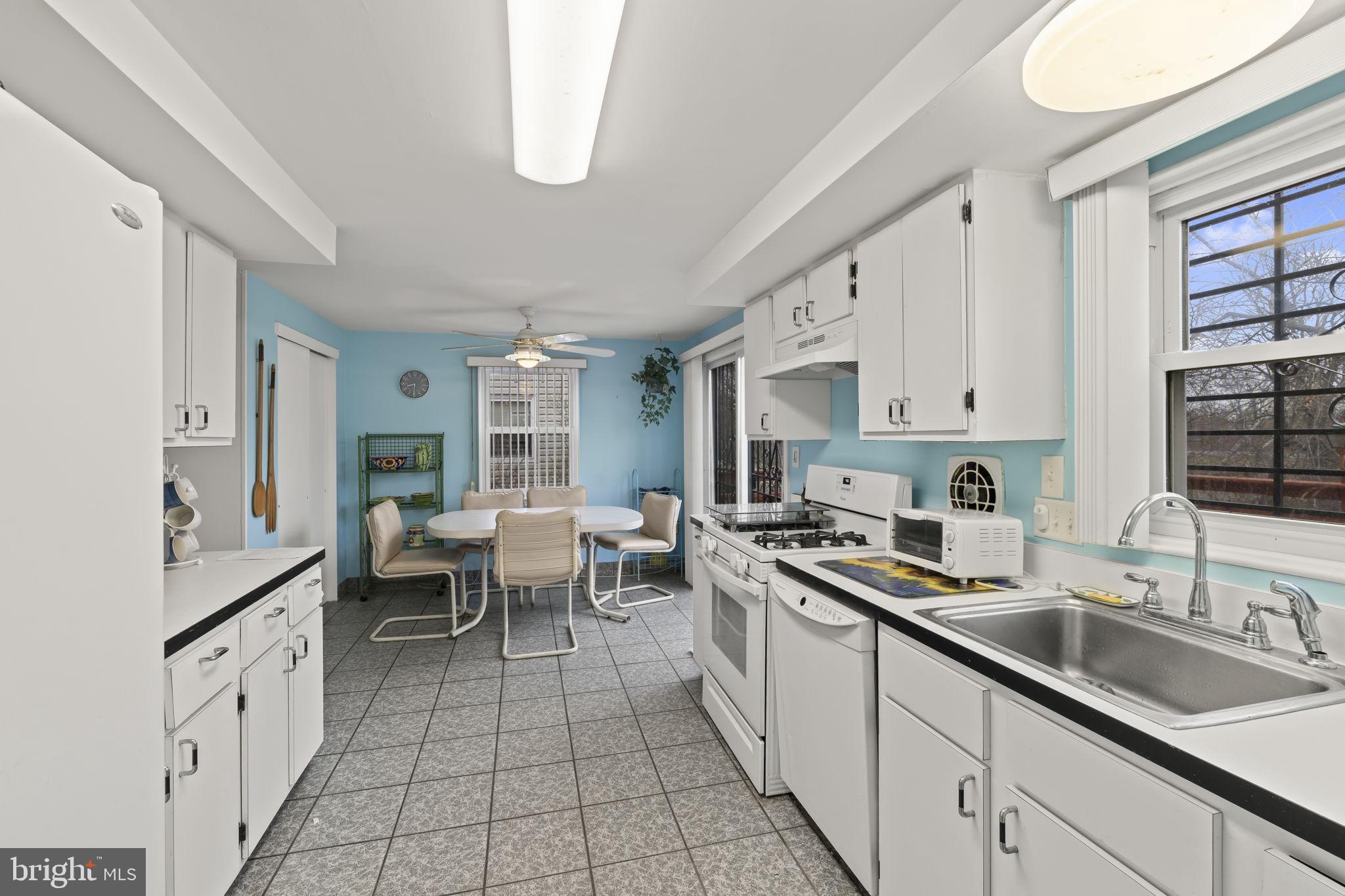 CAMELOT ESTATES - Residential