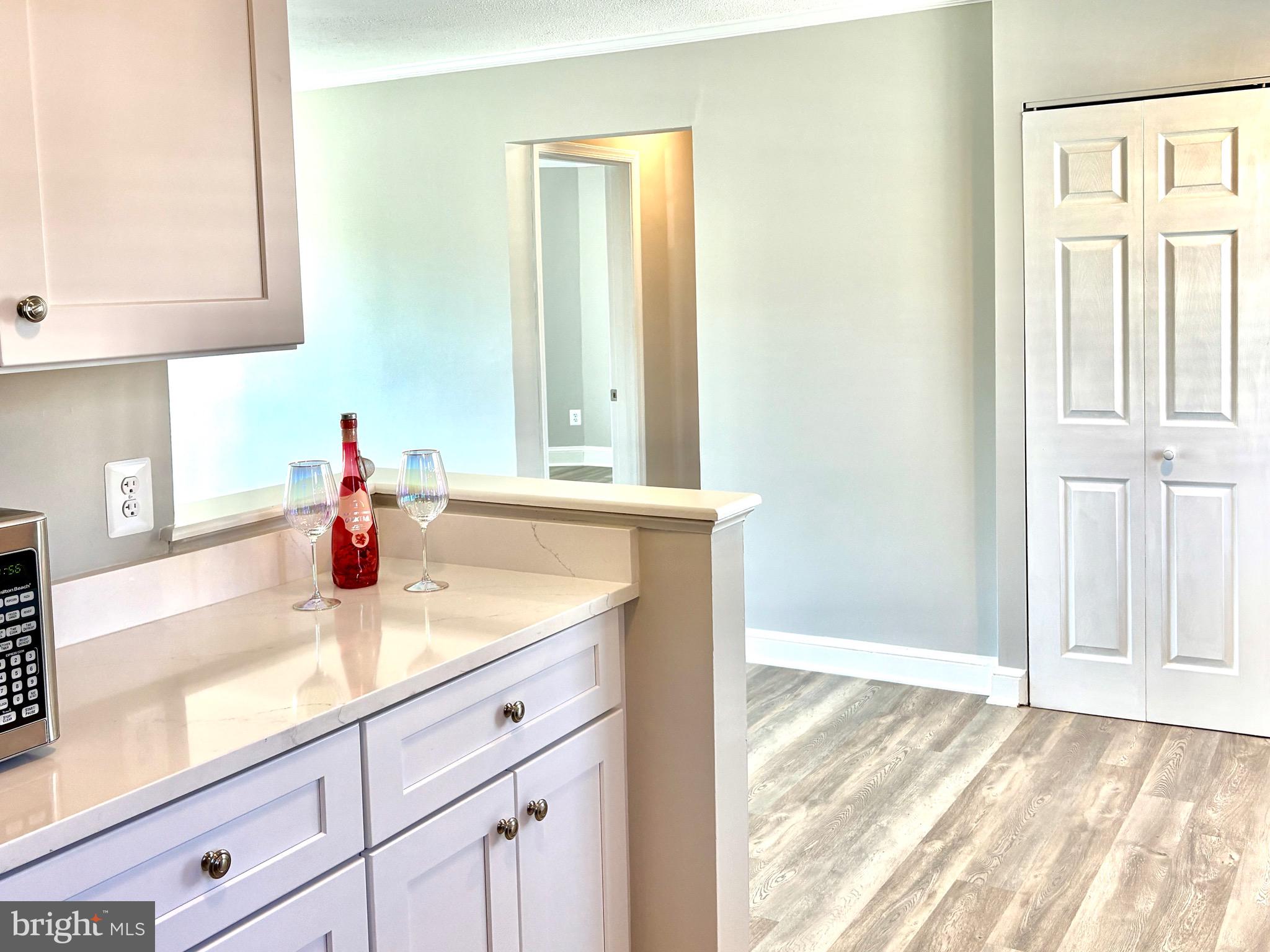 1708 W ABINGDON DRIVE 301