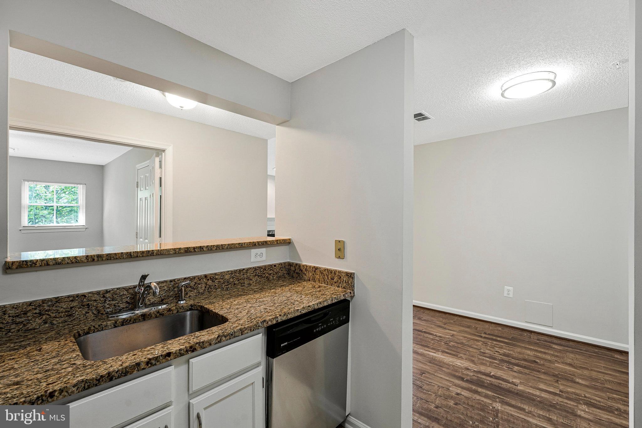 OAK PARK CONDO - Residential Lease