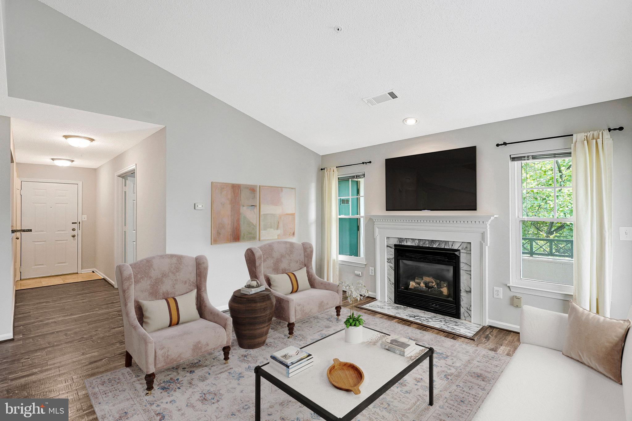 OAK PARK CONDO - Residential Lease