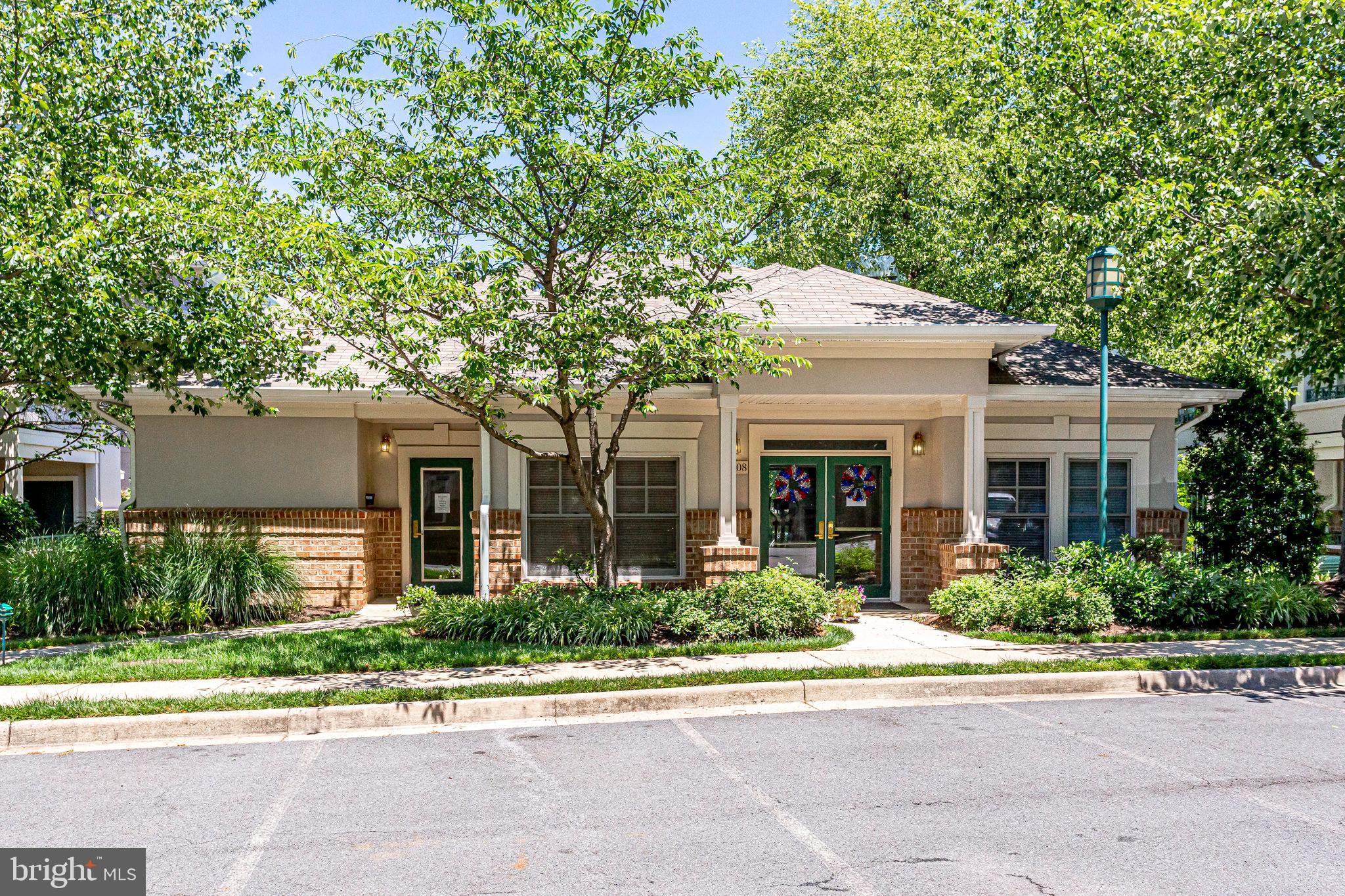 OAK PARK CONDO - Residential Lease