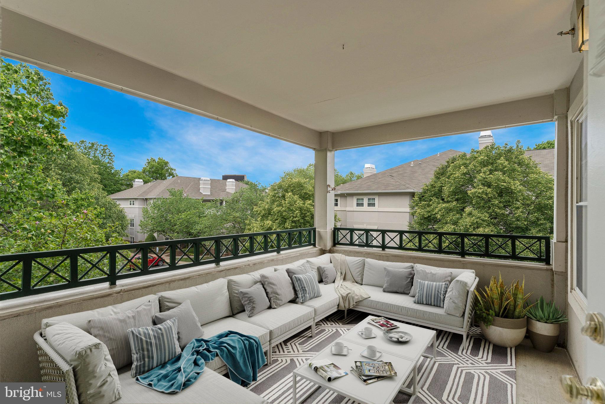 OAK PARK CONDO - Residential Lease