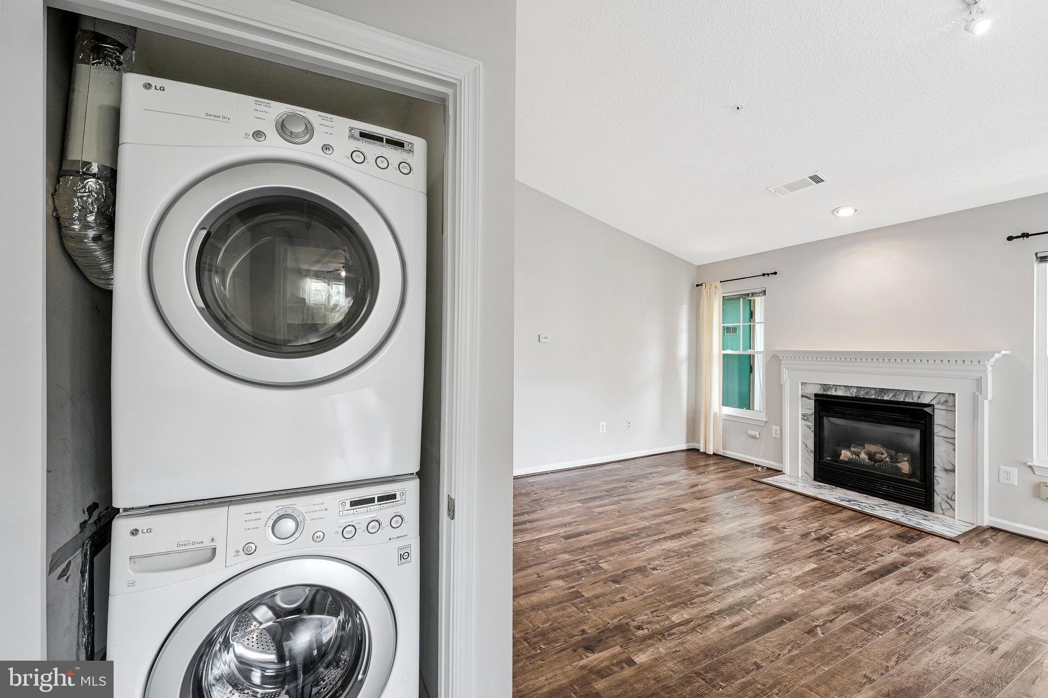 OAK PARK CONDO - Residential Lease