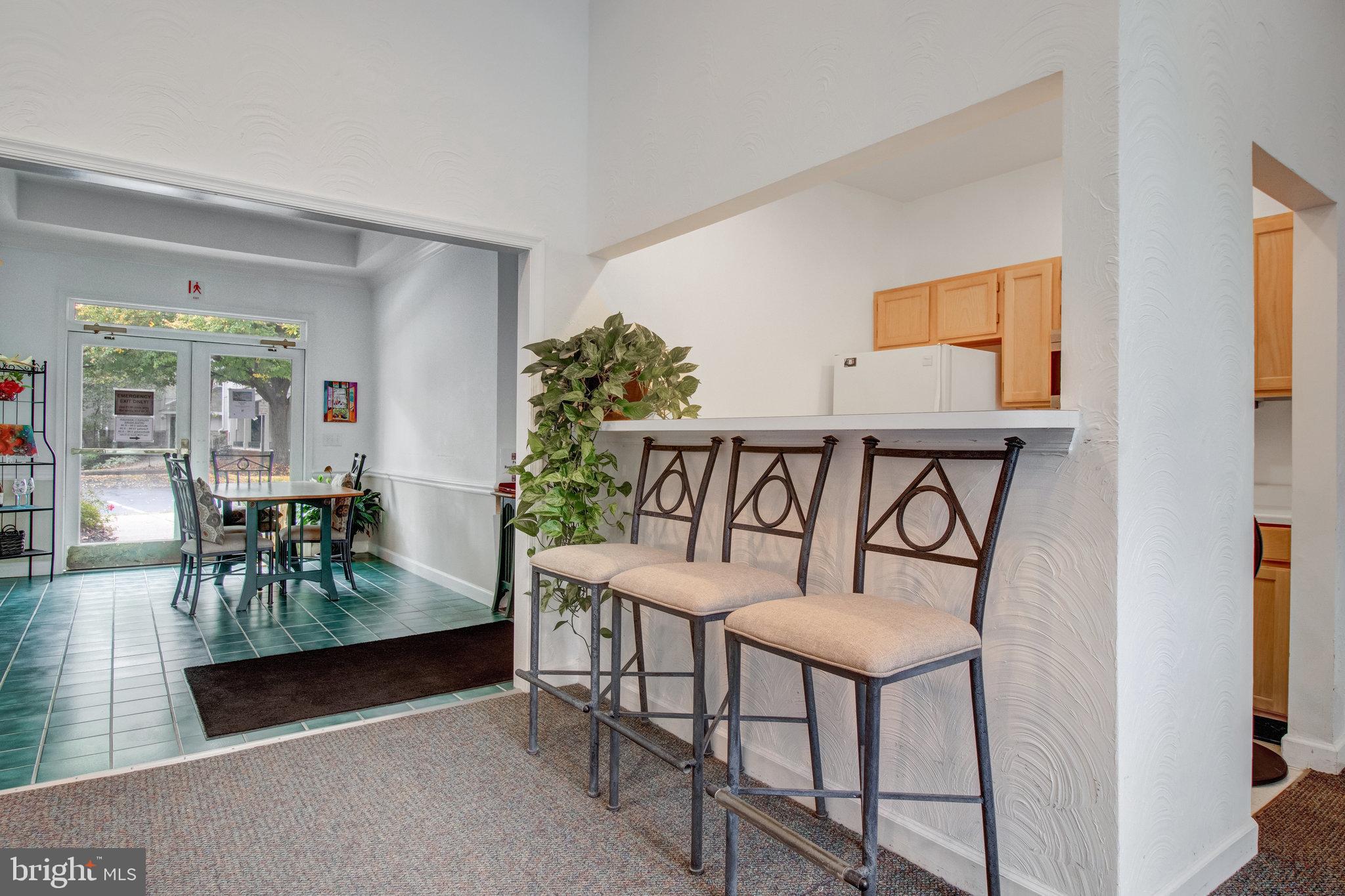 OAK PARK CONDO - Residential Lease