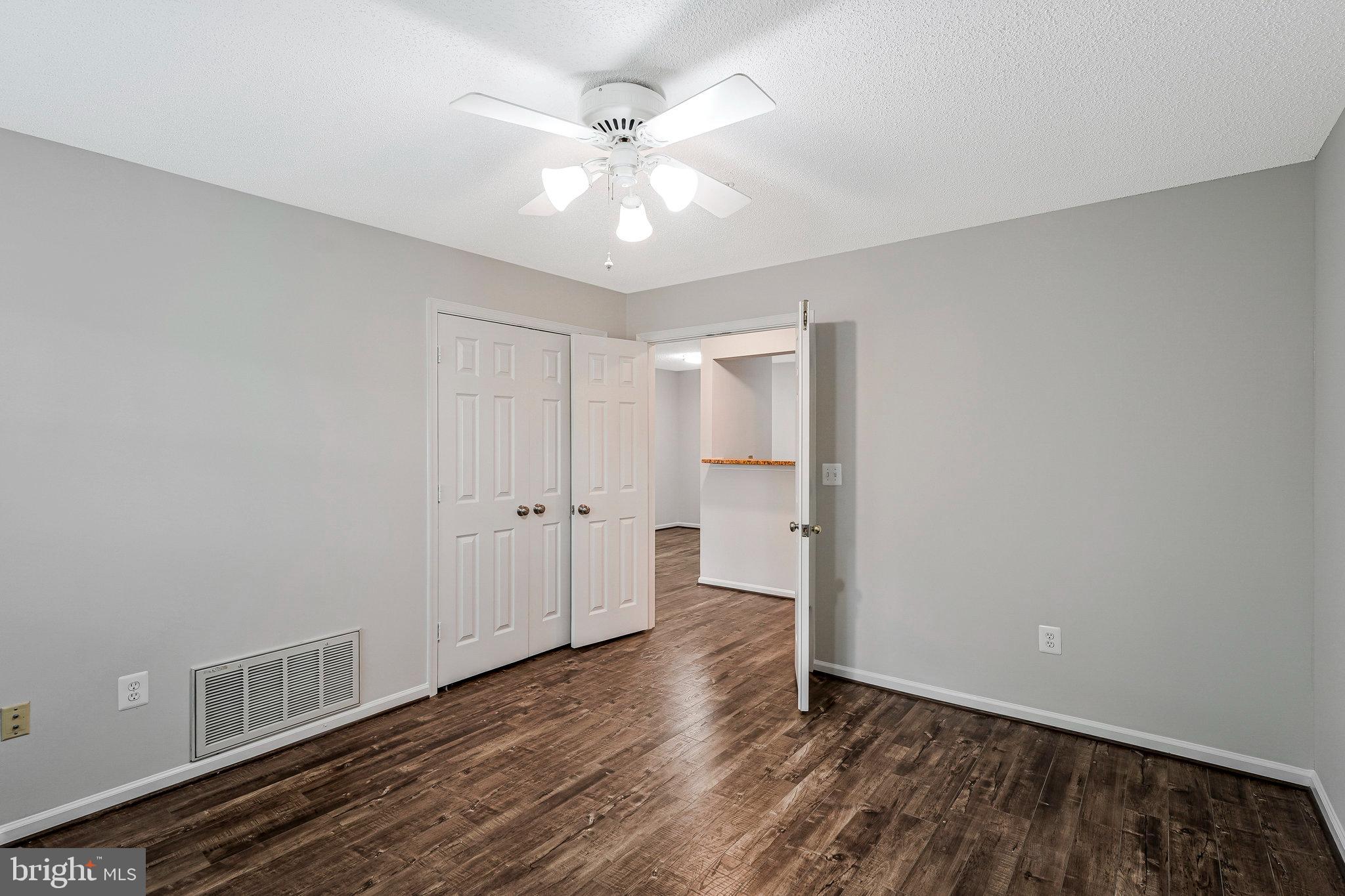 OAK PARK CONDO - Residential Lease