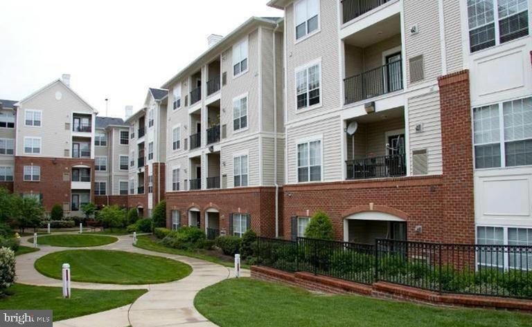 EXCHANGE AT VAN DORN - Residential Lease