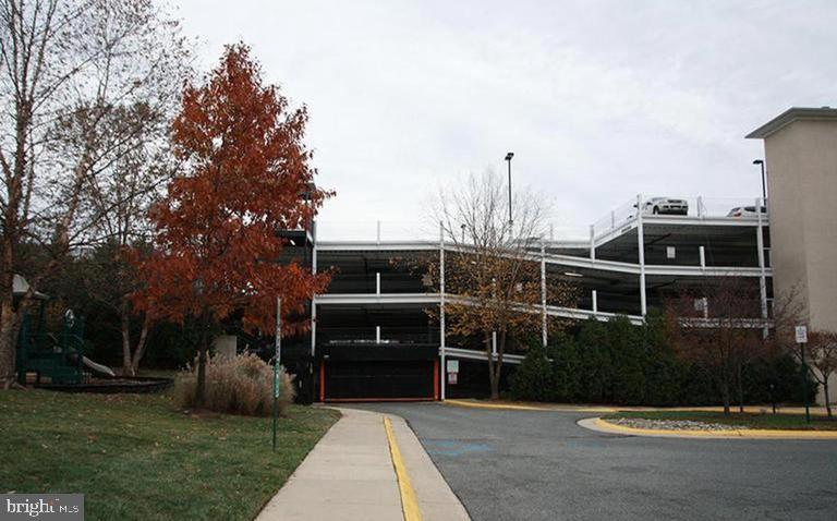 EXCHANGE AT VAN DORN - Residential Lease