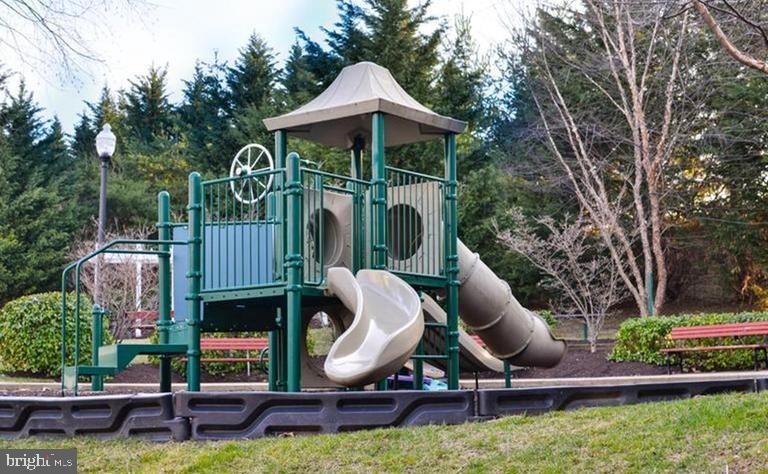 EXCHANGE AT VAN DORN - Residential Lease