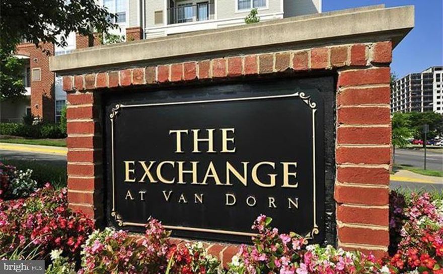Just a 7 min. walk to Van Dorn Metro or take the free shuttle. Luxury condo with pool,garage parking,workout room,club house with pool room and business center and indoor basketball court.9 ft. ceilings w/crown molding. Kit. w/maple cabs. and black appl. Full size washer/dryer with lots of closet space. Just 2 miles to Old Town Alex.& major commuter routes.