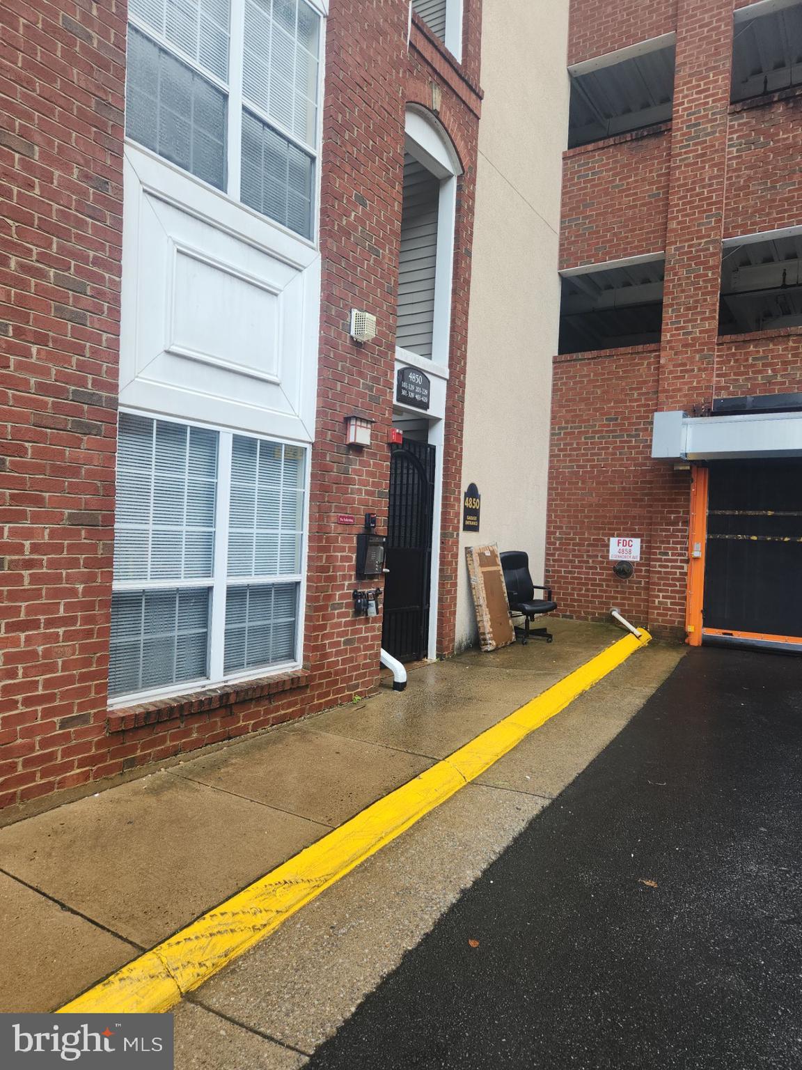 EXCHANGE AT VAN DORN - Residential Lease