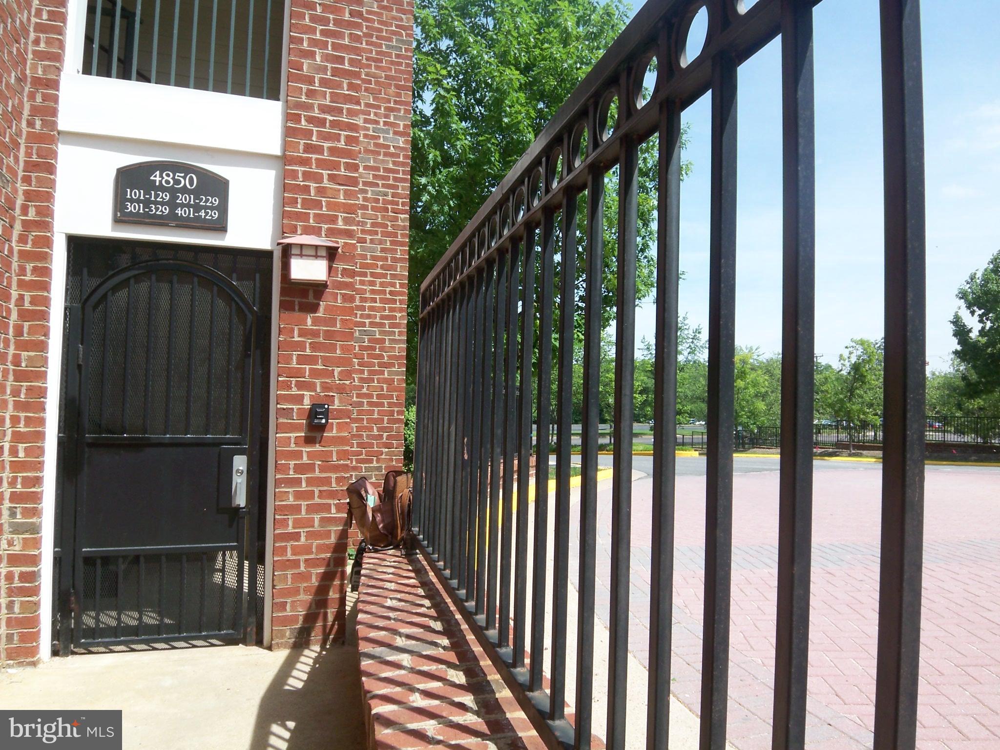 EXCHANGE AT VAN DORN - Residential Lease