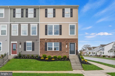Townhouse For Sale - 467 Presidents Pointe Avenue #[459]<br/> RANSON, WV 25438