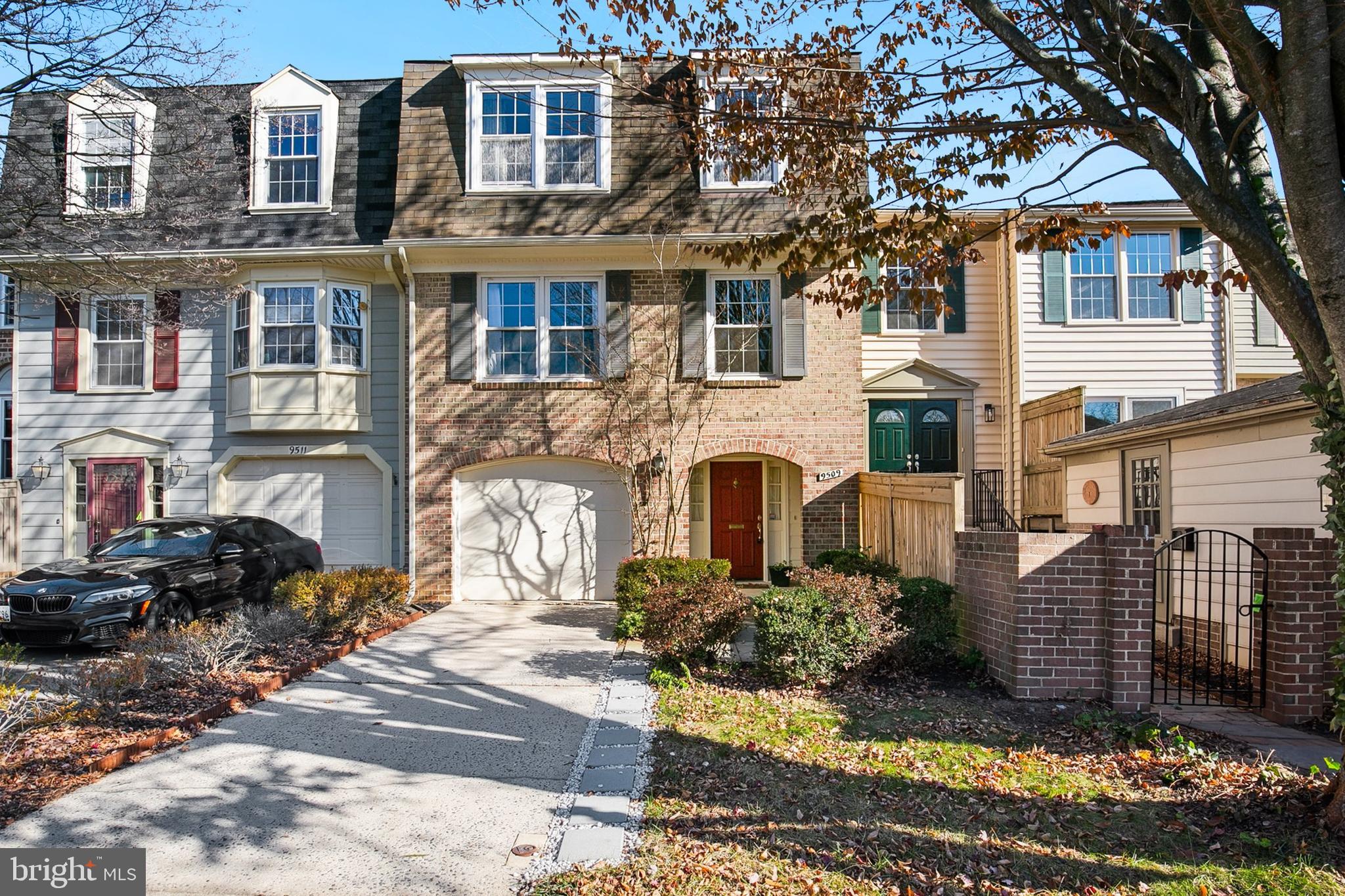 FAIRWAY ISLAND - Residential