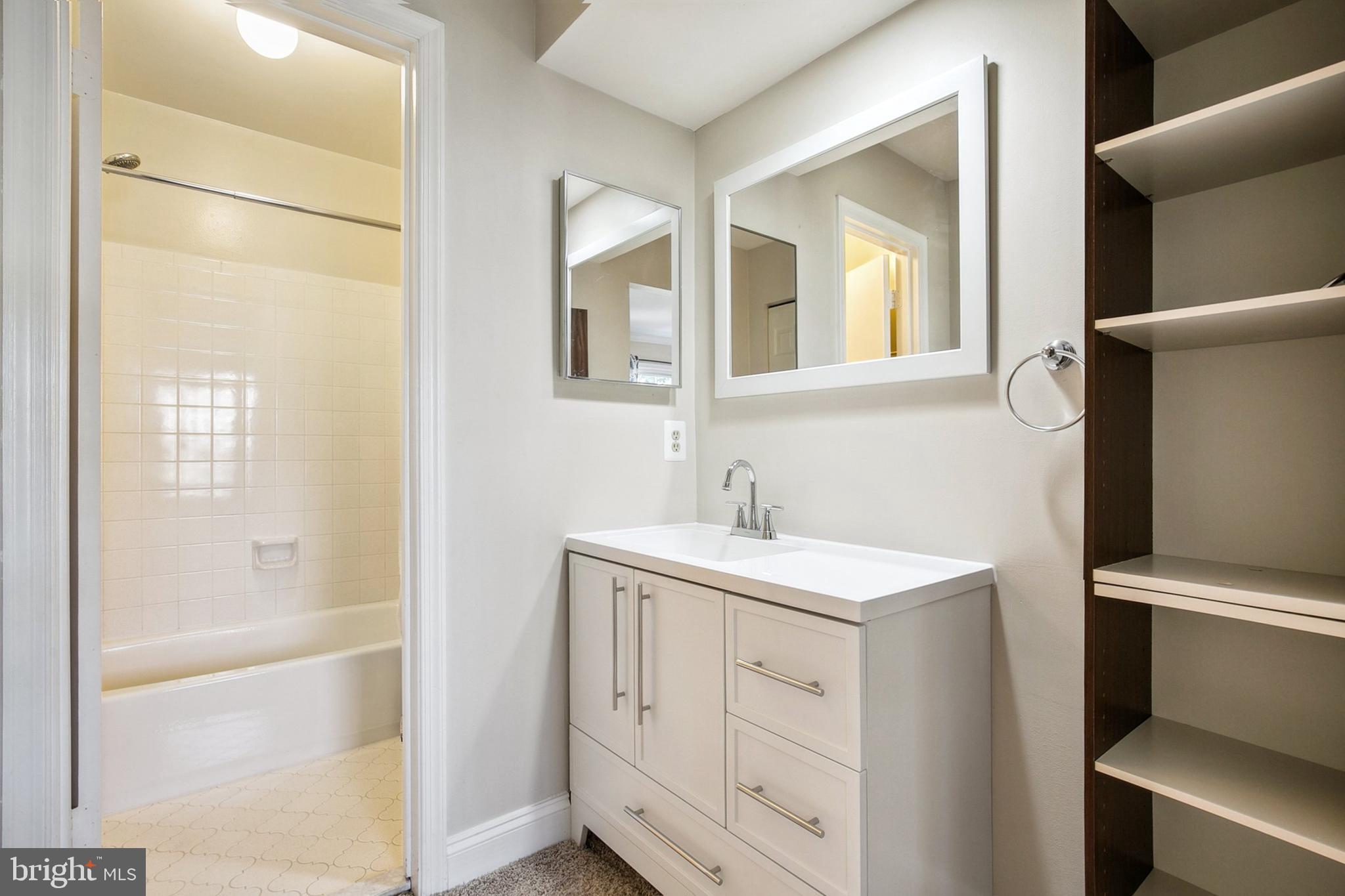 FAIRWAY ISLAND - Residential