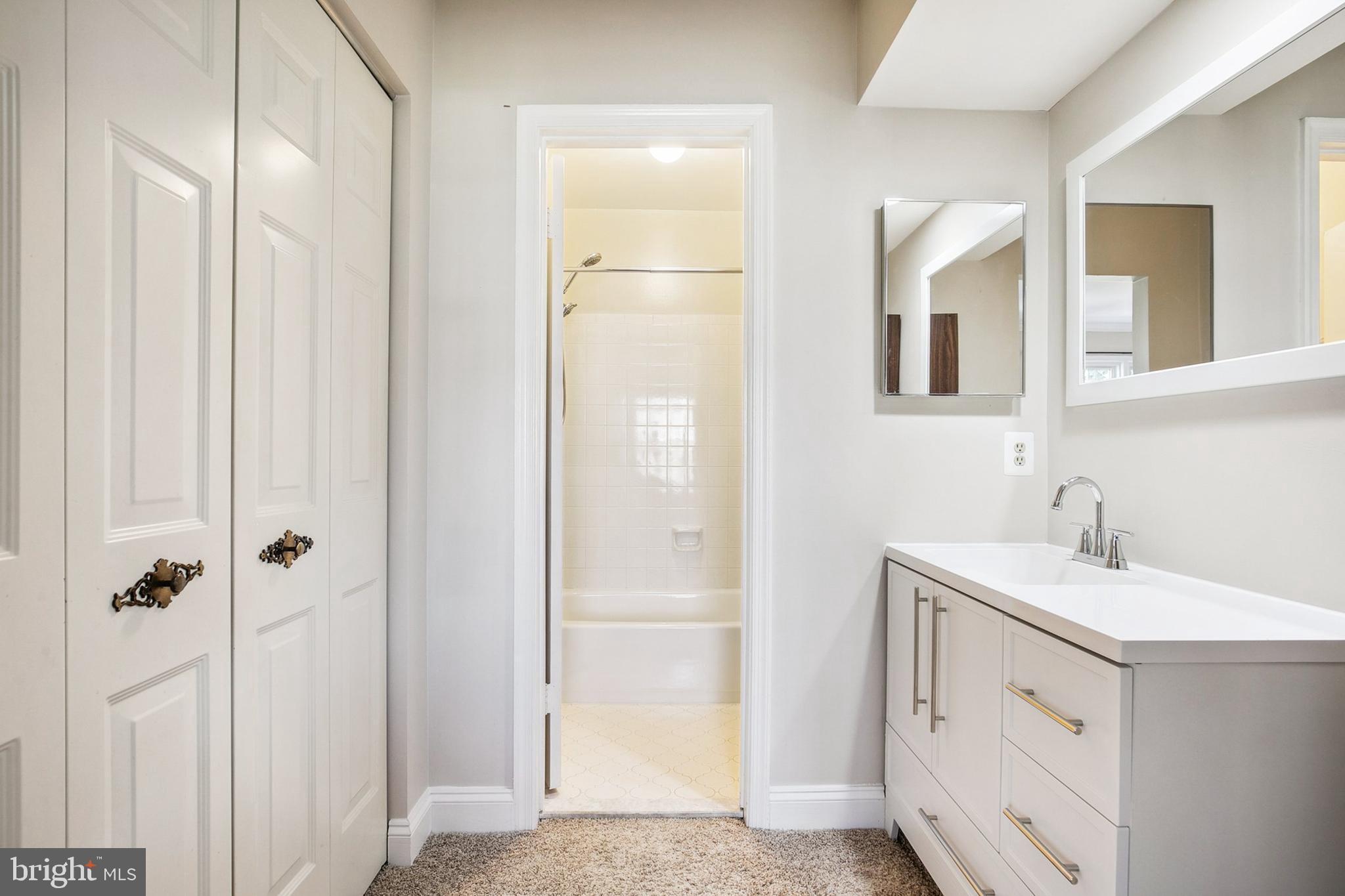 FAIRWAY ISLAND - Residential