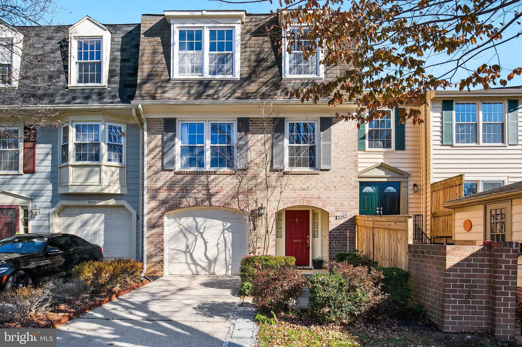 FAIRWAY ISLAND - Residential