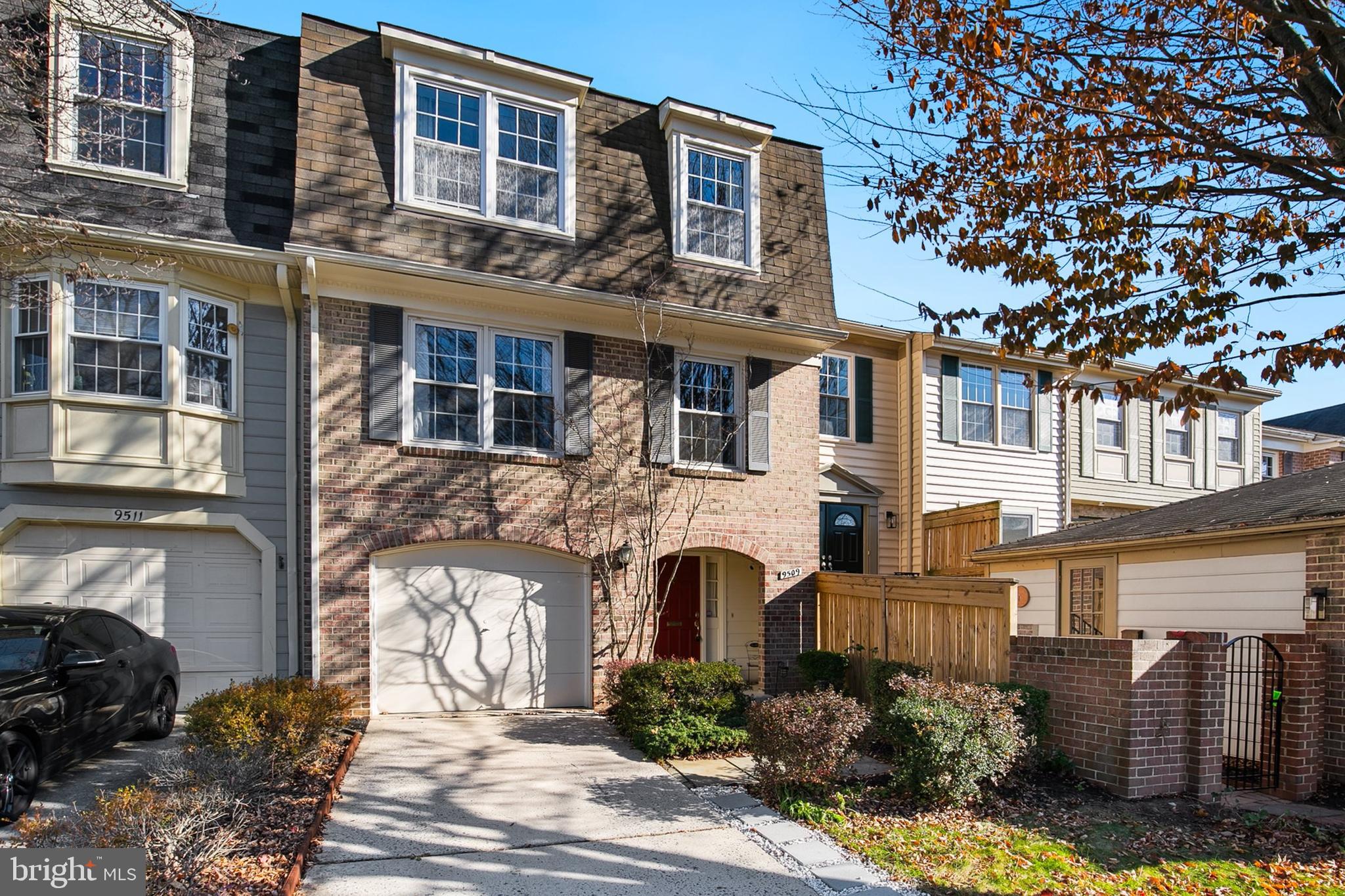 FAIRWAY ISLAND - Residential