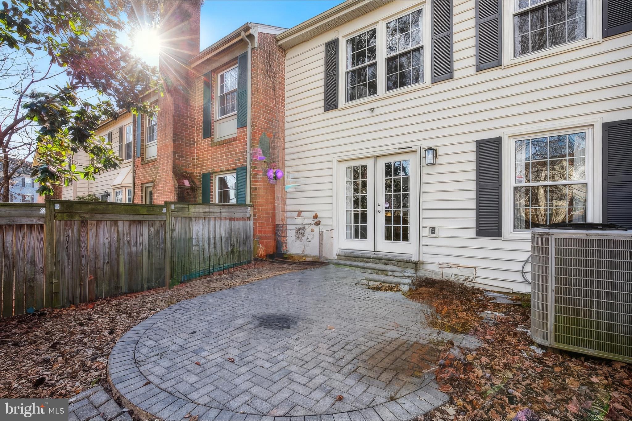 FAIRWAY ISLAND - Residential