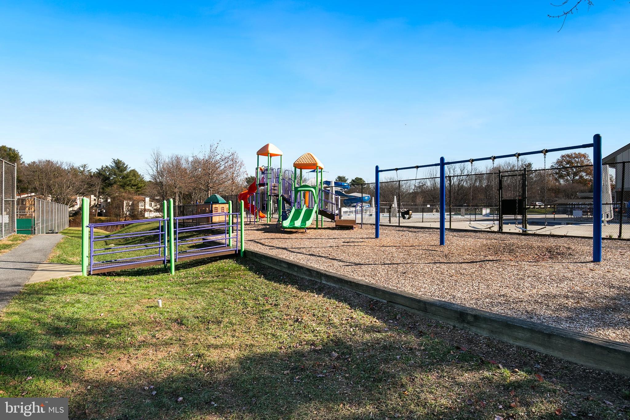 FAIRWAY ISLAND - Residential