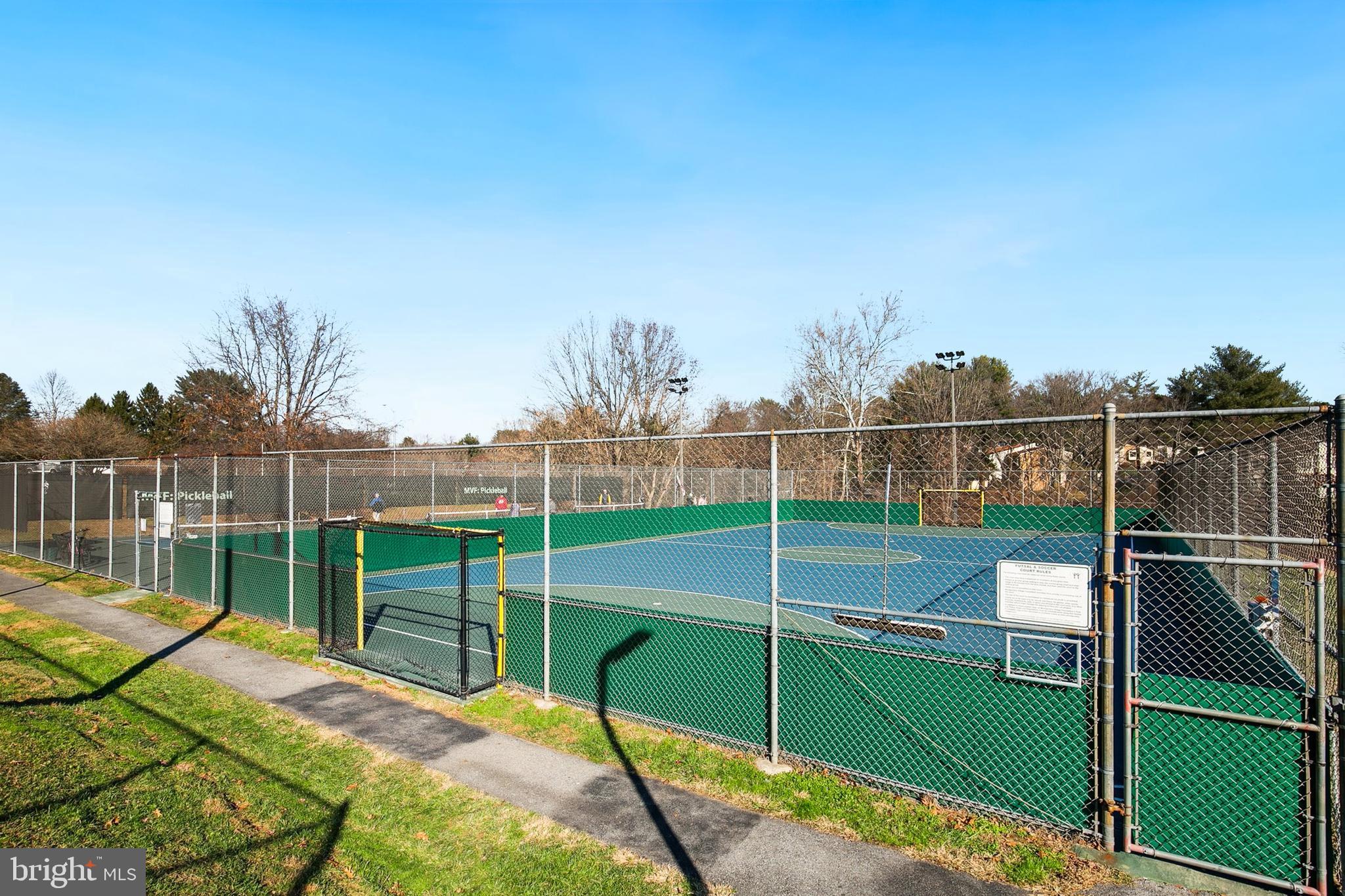 FAIRWAY ISLAND - Residential