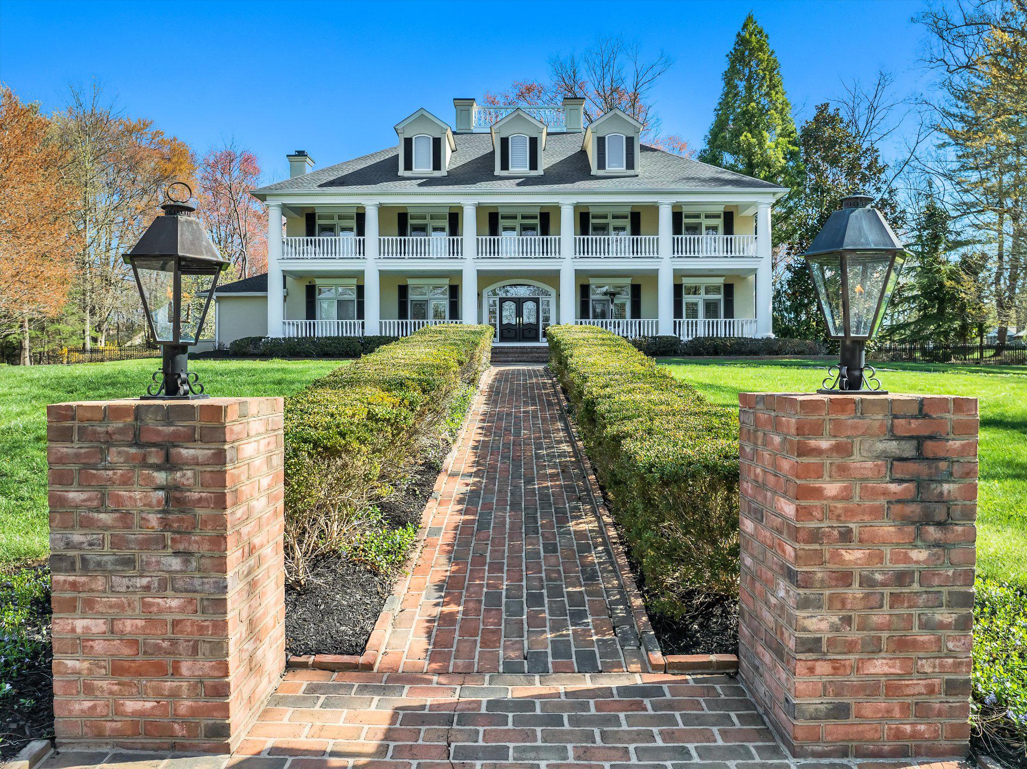 PENNBROOKE MANOR - Residential