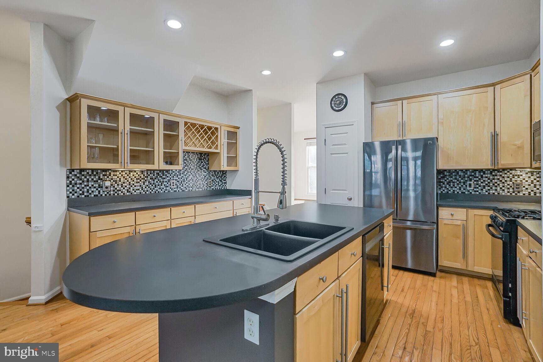 BROADLANDS - Residential