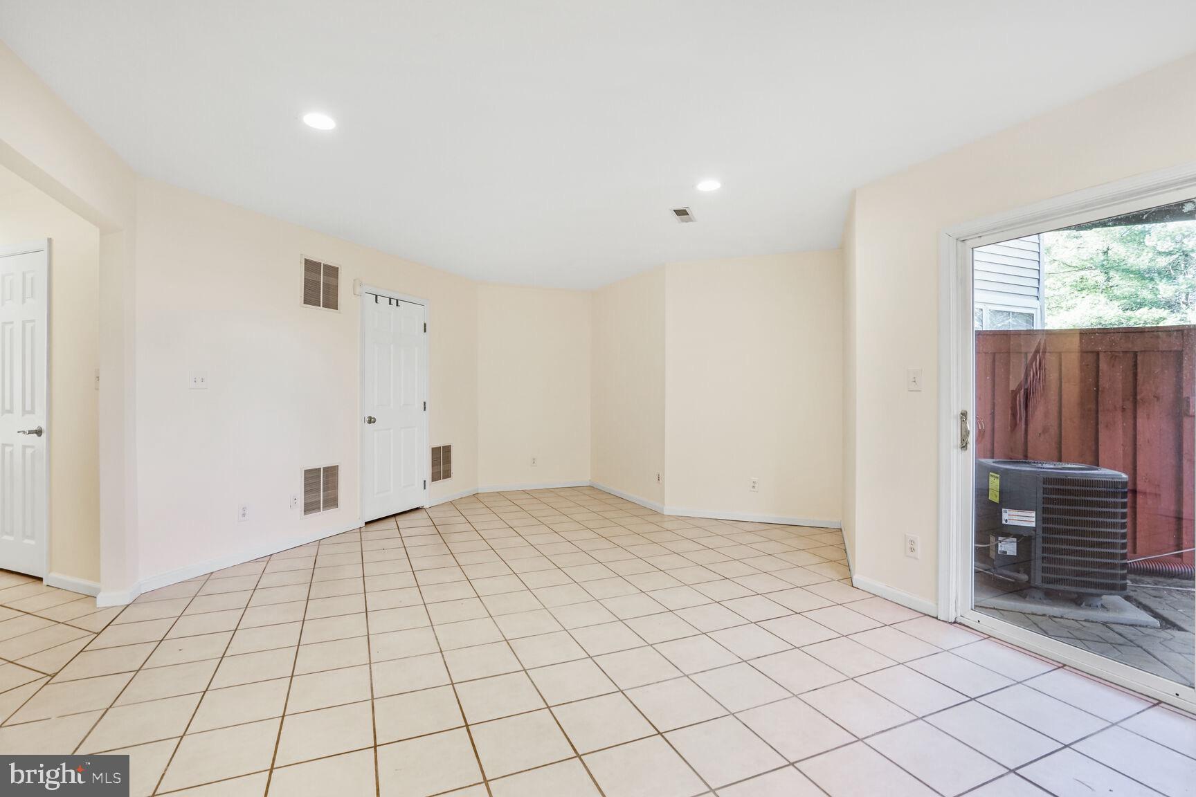 BROADLANDS - Residential