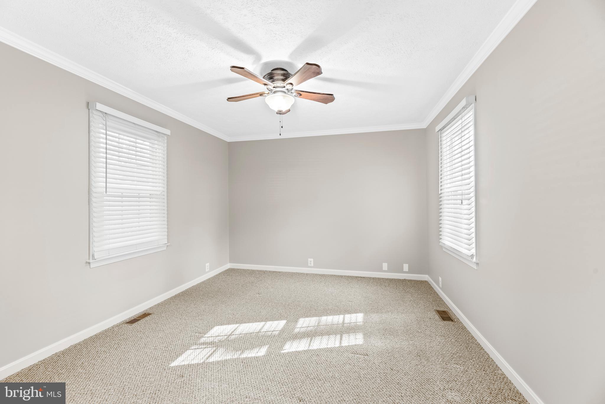 GOLDEN BEACH - Residential