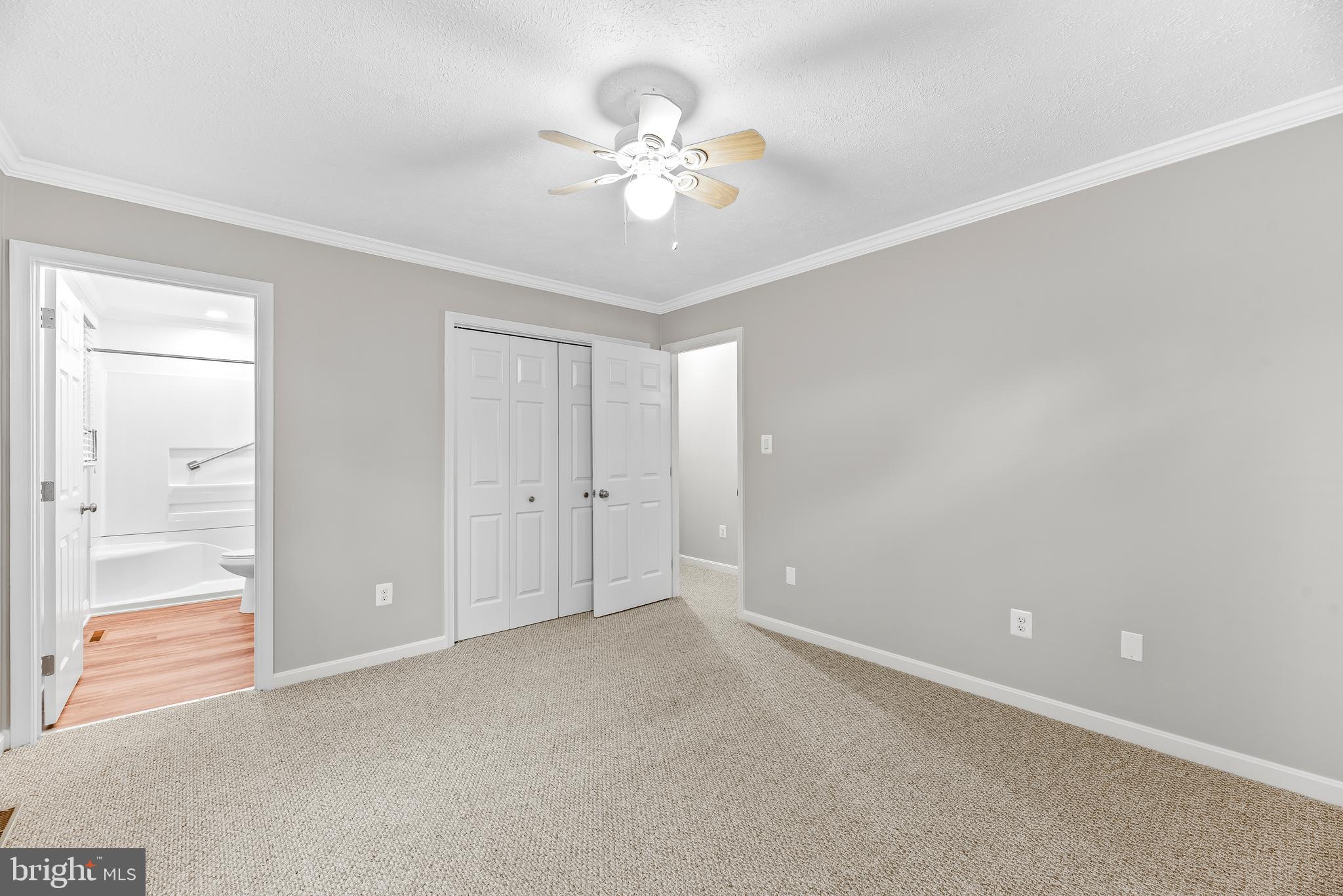 GOLDEN BEACH - Residential