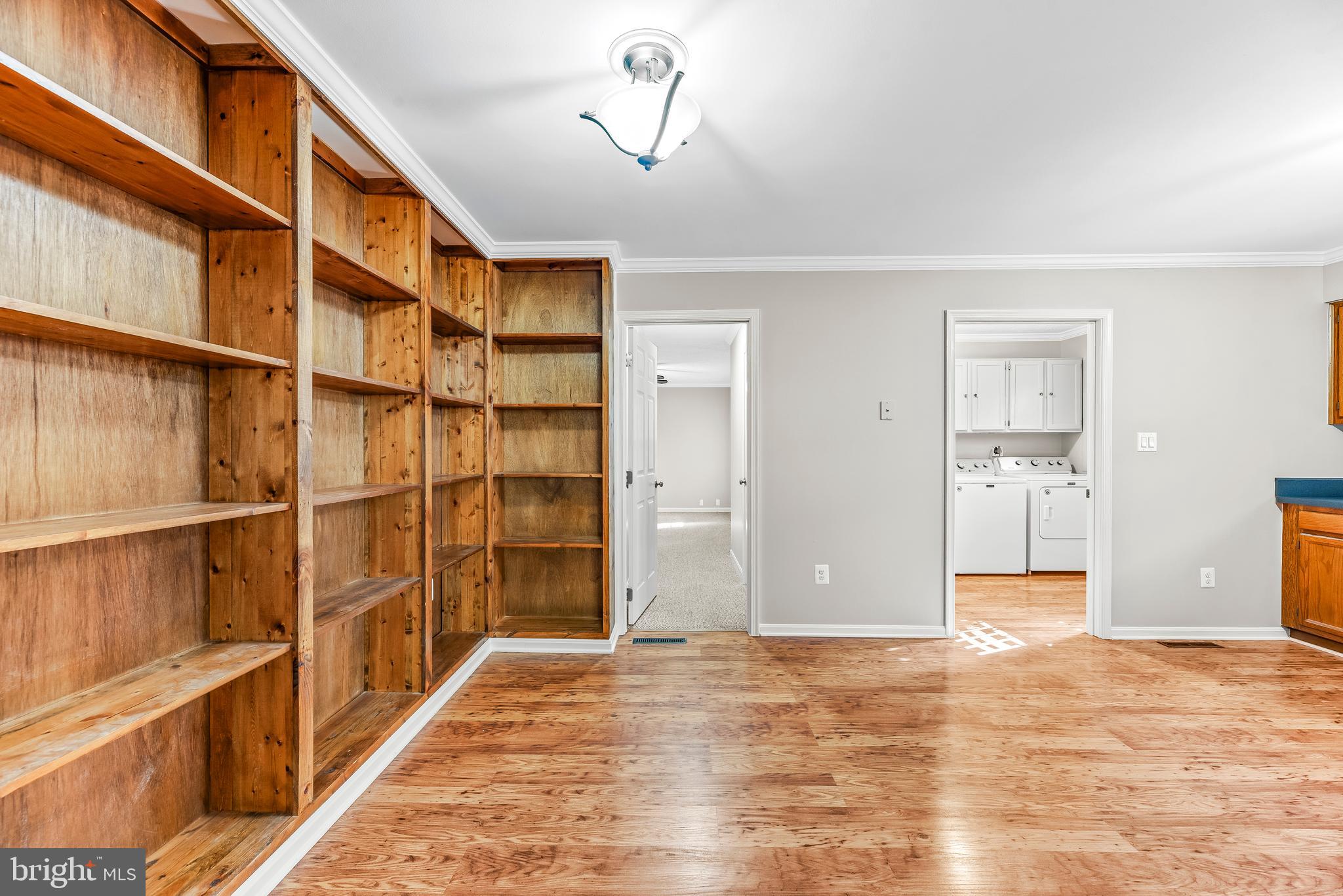 GOLDEN BEACH - Residential