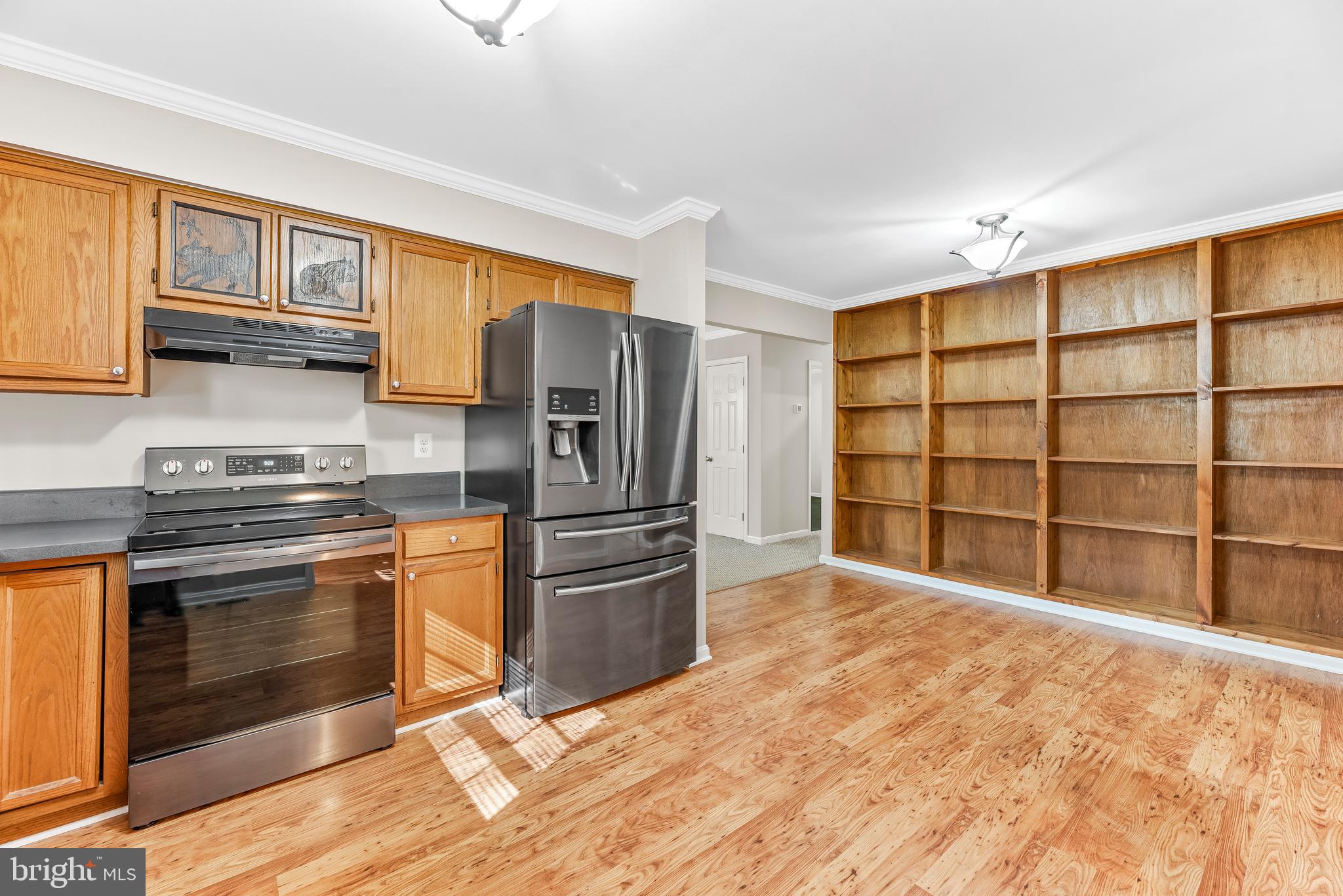 GOLDEN BEACH - Residential