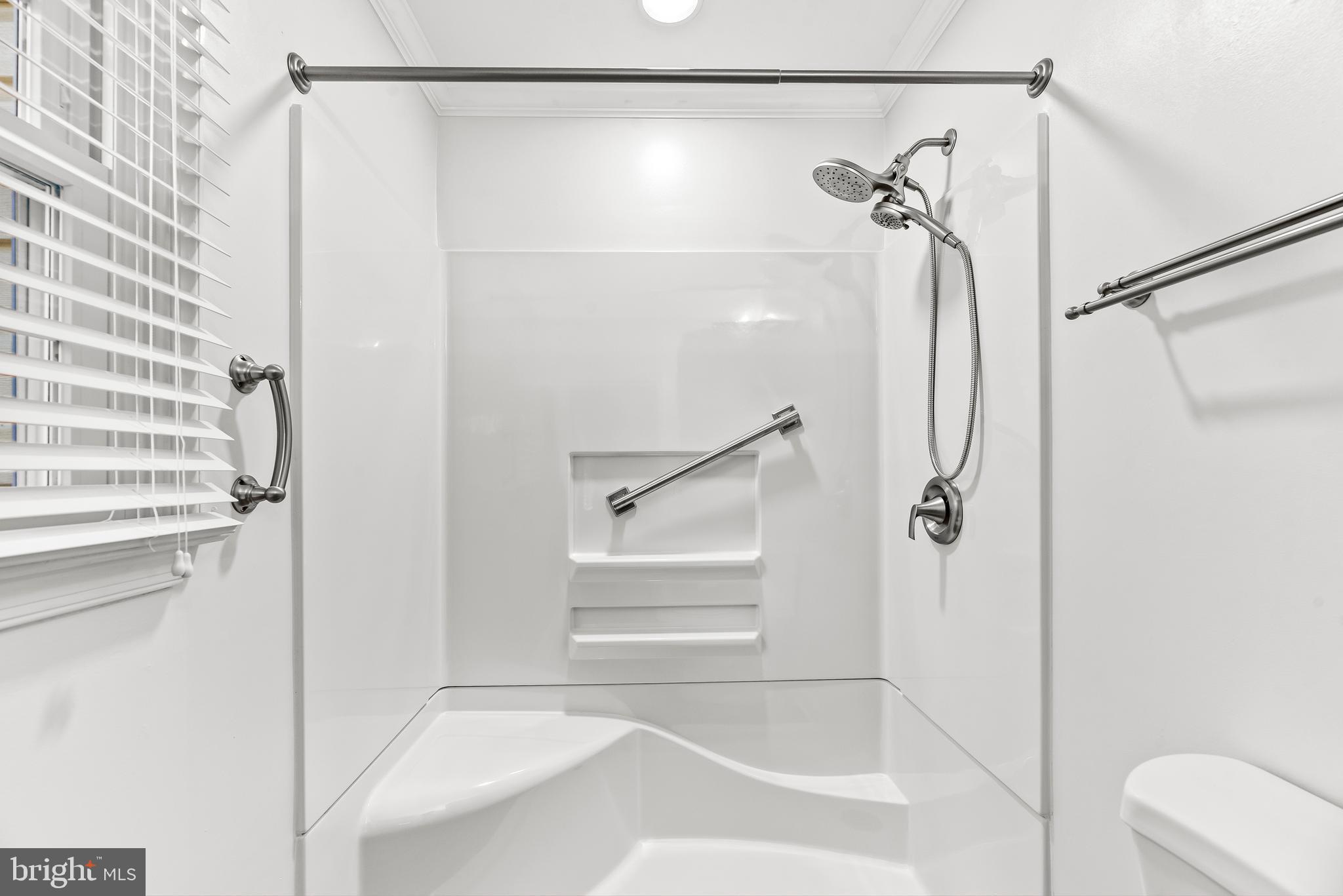 GOLDEN BEACH - Residential