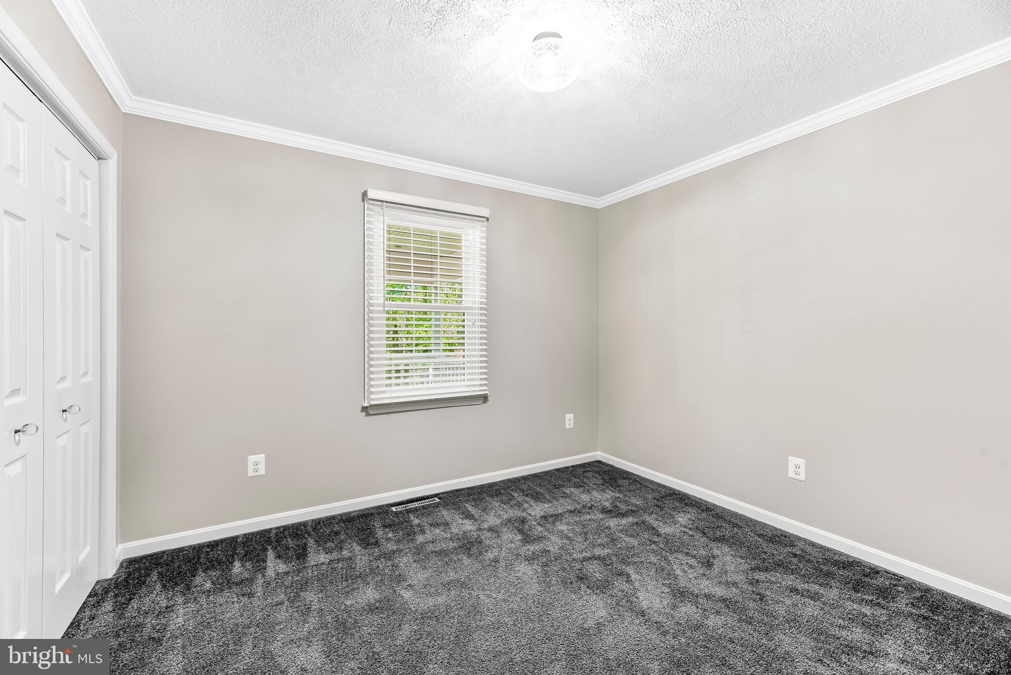 GOLDEN BEACH - Residential