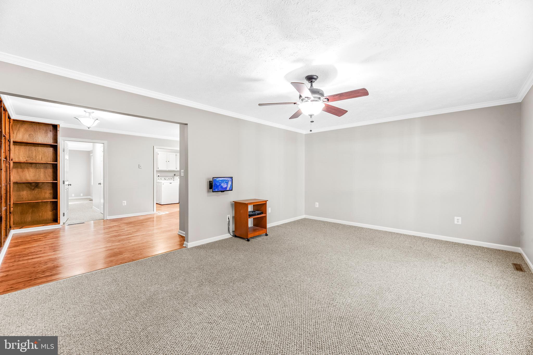 GOLDEN BEACH - Residential