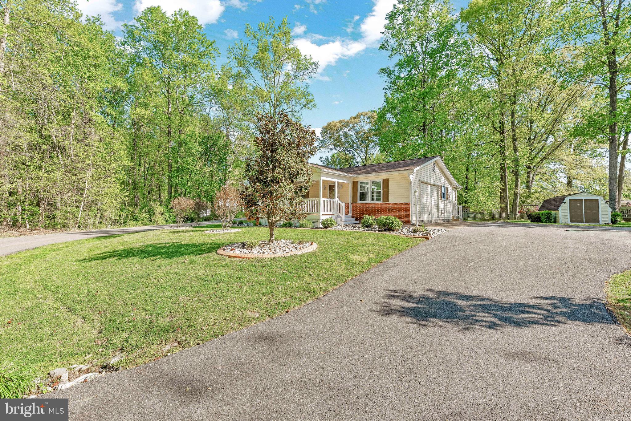 GOLDEN BEACH - Residential