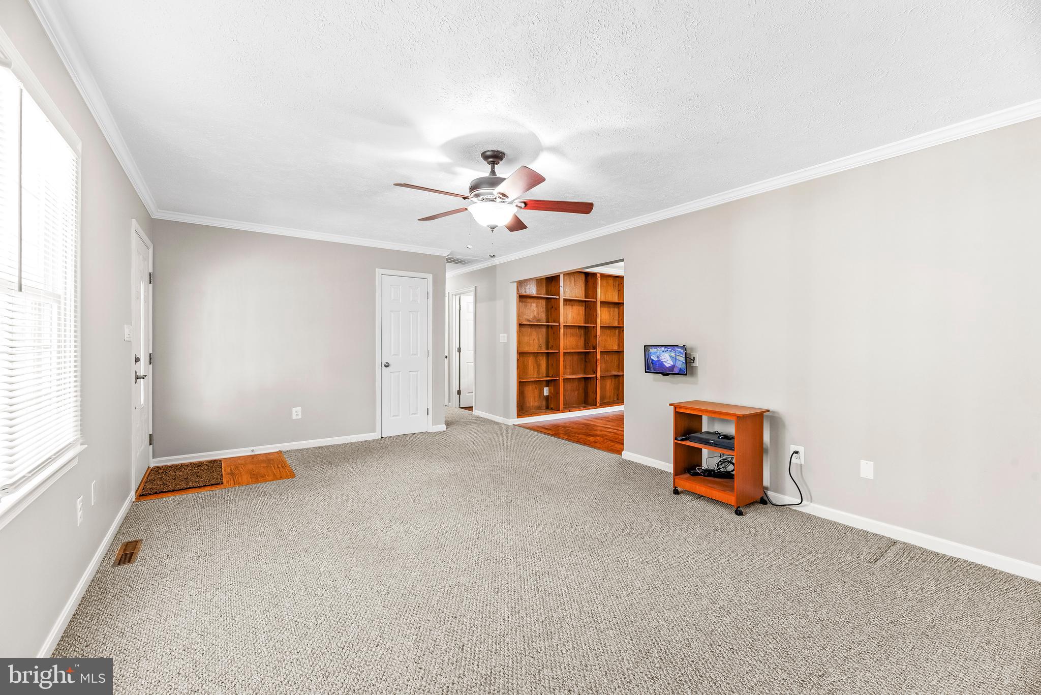 GOLDEN BEACH - Residential