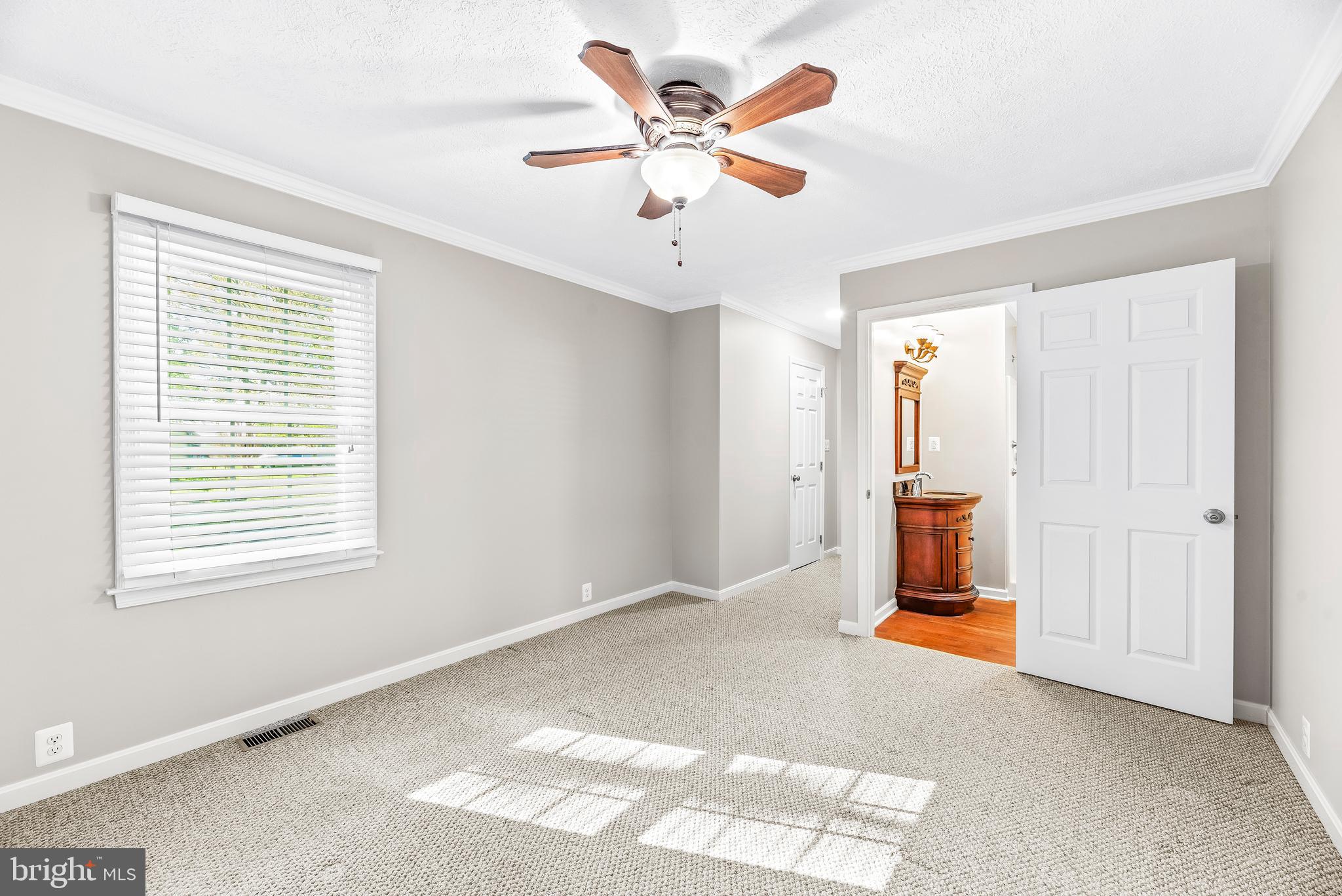 GOLDEN BEACH - Residential