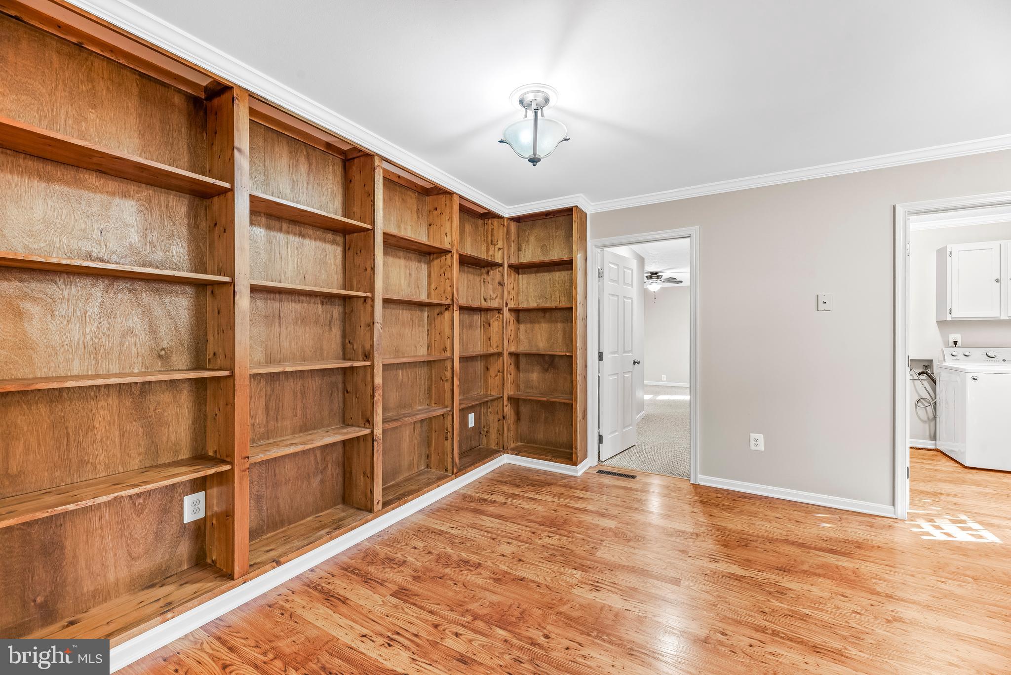 GOLDEN BEACH - Residential