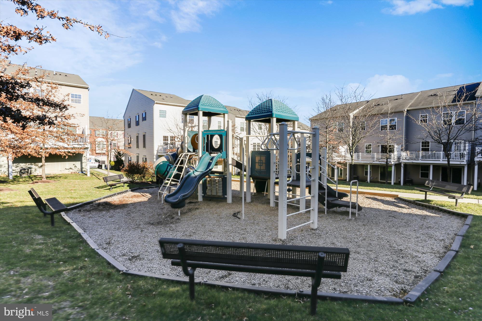 HOWARD SQUARE - Residential