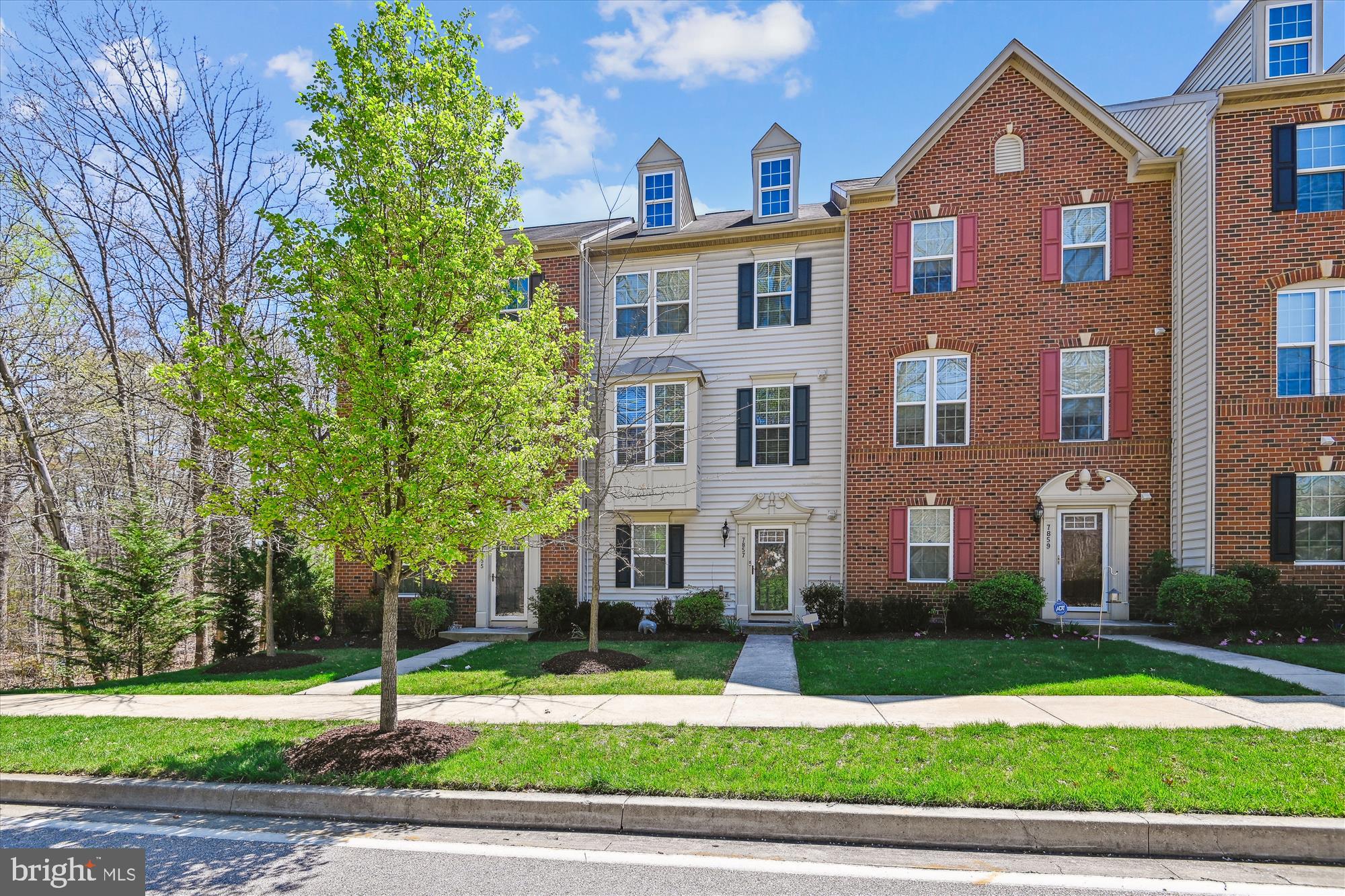 Well maintained beautiful luxury, 2-car garage townhome in Howard County! Gourmet Kitchen, Finished Rec Room, Rear Deck, Luxury Owner's Bathroom and Bedroom, Tray Ceiling, Hardwood Floors throughout, Kitchen and Foyer, and Ceramic Bathrooms. Easy access to I-95, Route 1, Route 175, and Route 100, Ft Meade and the NSA. Nearby shops - Costco, Trader Joes, ALDI, WalMart, Target, Starbucks, MOM’s Organic Market, Lowes, Best Buy, The Mall in Columbia, and Arundel Mills. Nearby restaurants – Another Broken Egg, Stanford Grill, Stained Glass Pub, and many more!