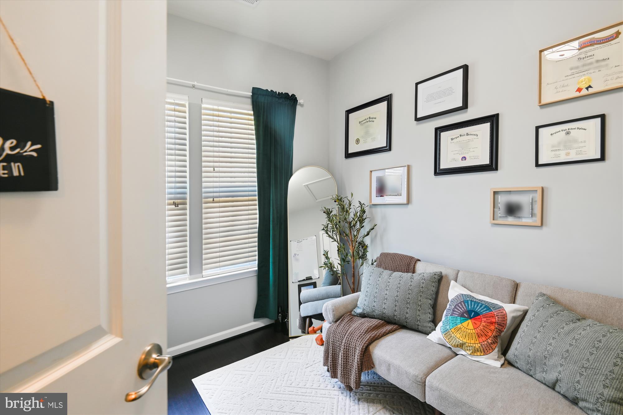 HOWARD SQUARE - Residential