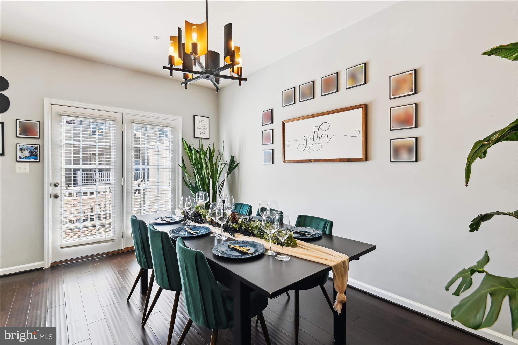 HOWARD SQUARE - Residential