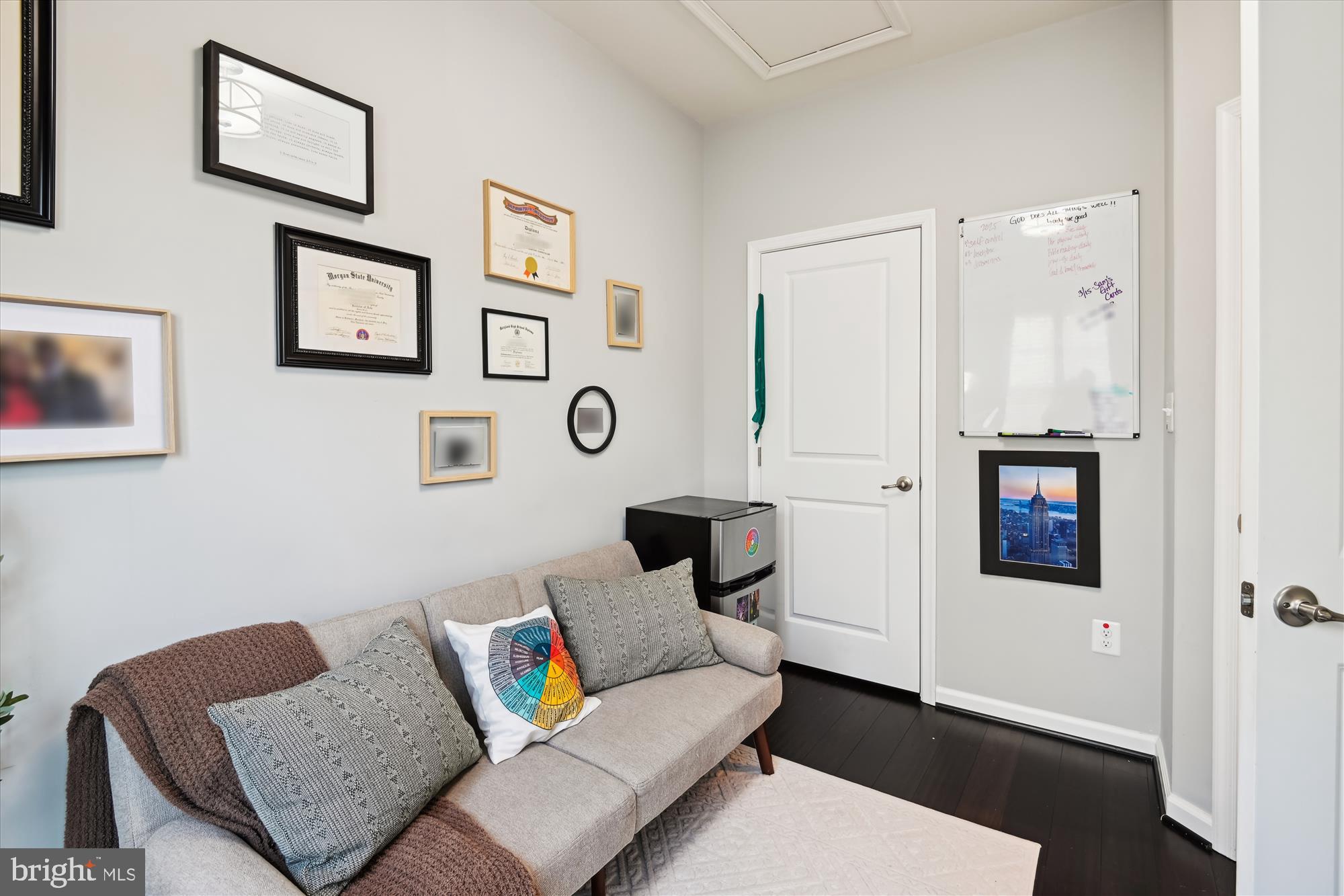 HOWARD SQUARE - Residential