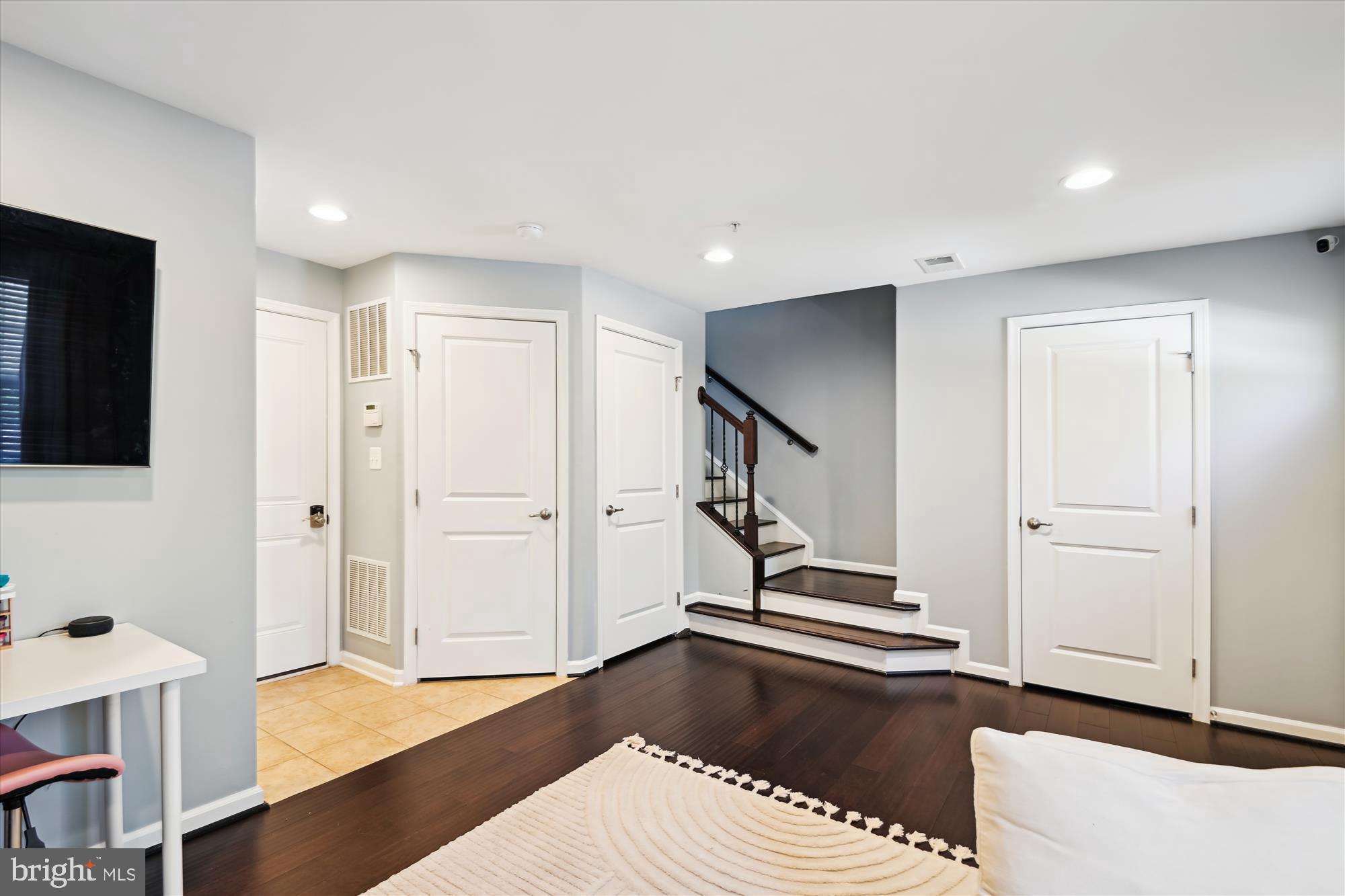 HOWARD SQUARE - Residential