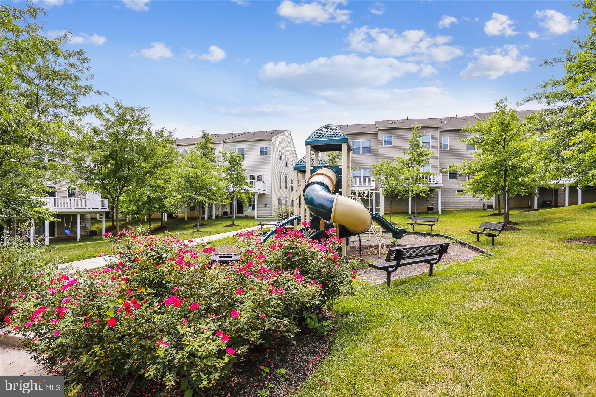 HOWARD SQUARE - Residential