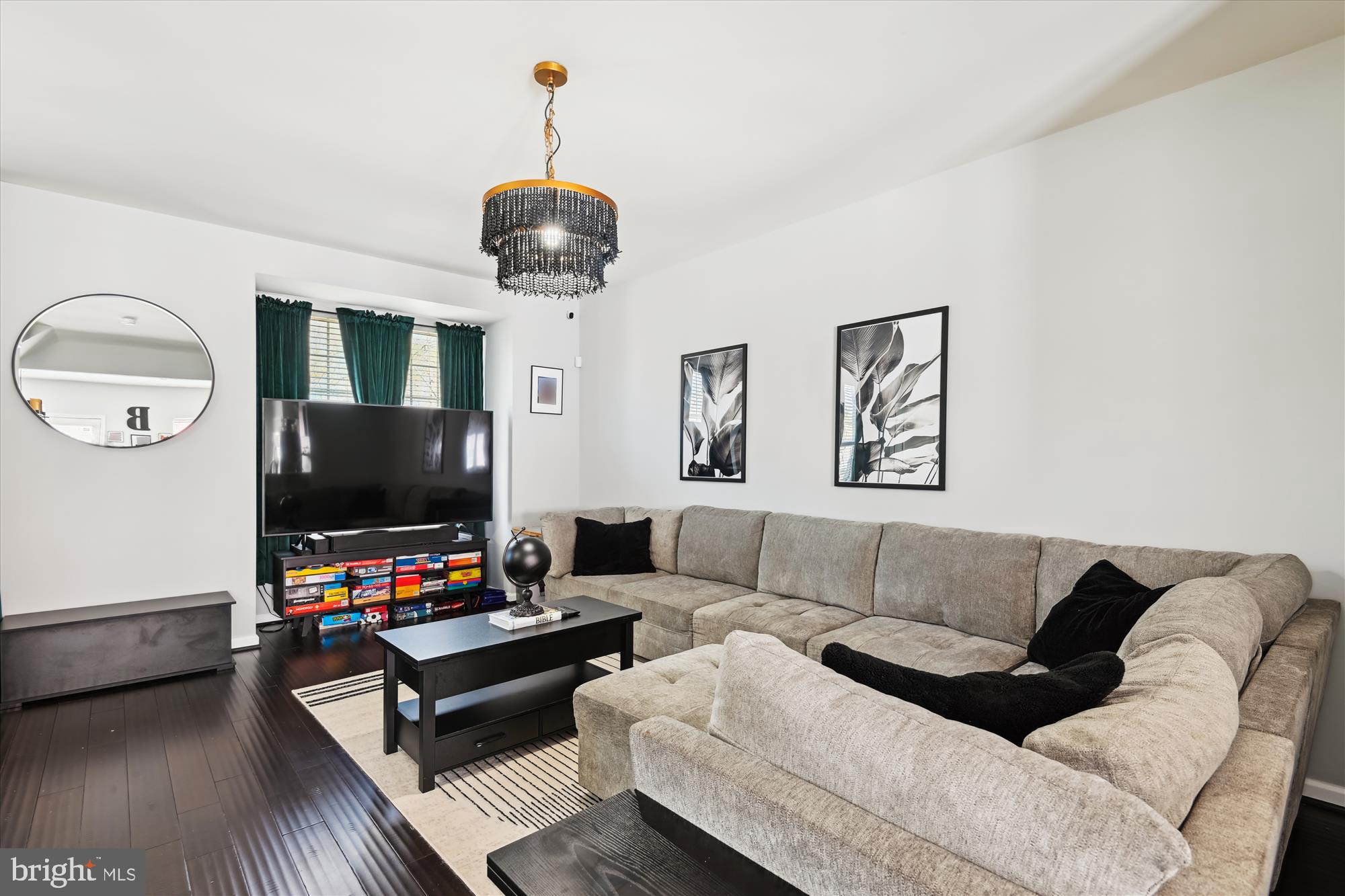 HOWARD SQUARE - Residential