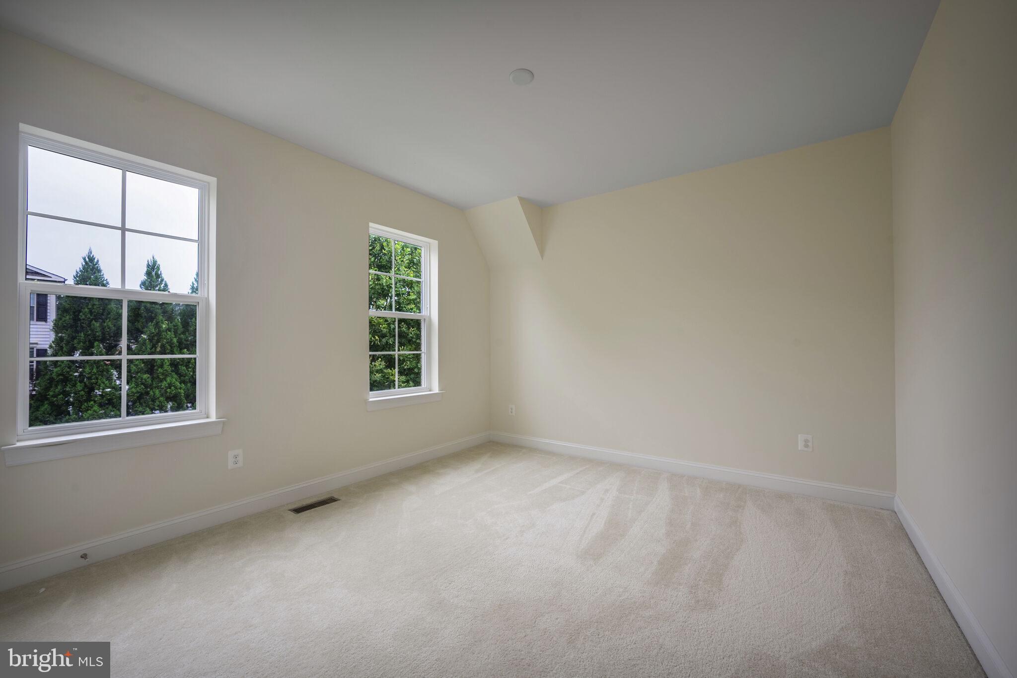 POPLAR RUN - Residential