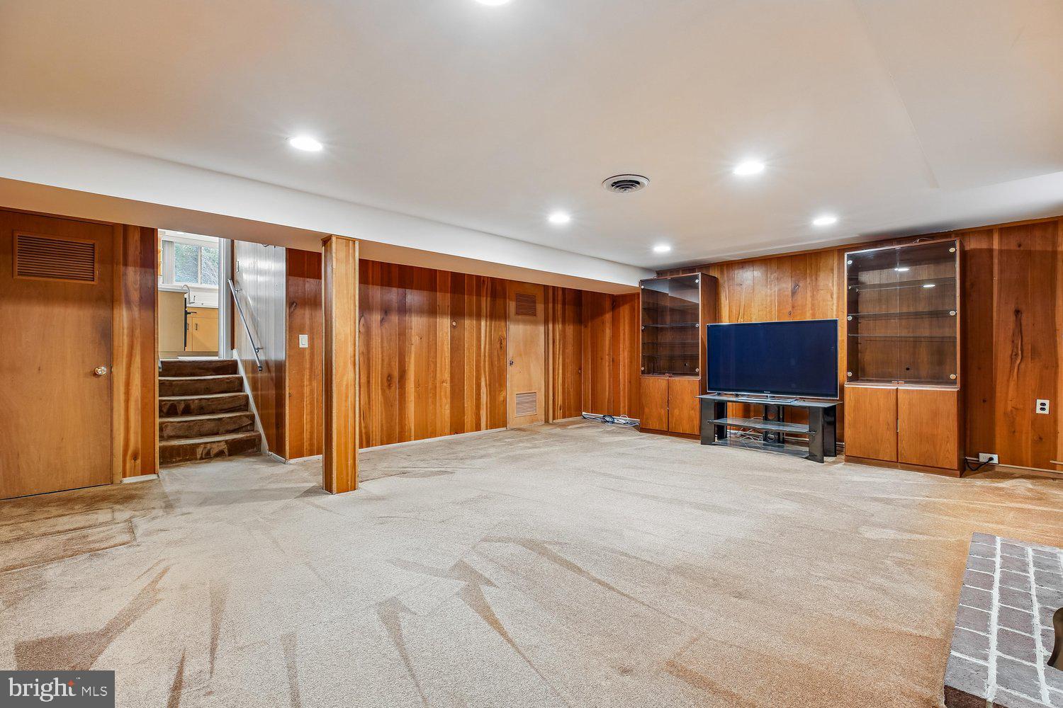 KEMP MILL ESTATES - Residential
