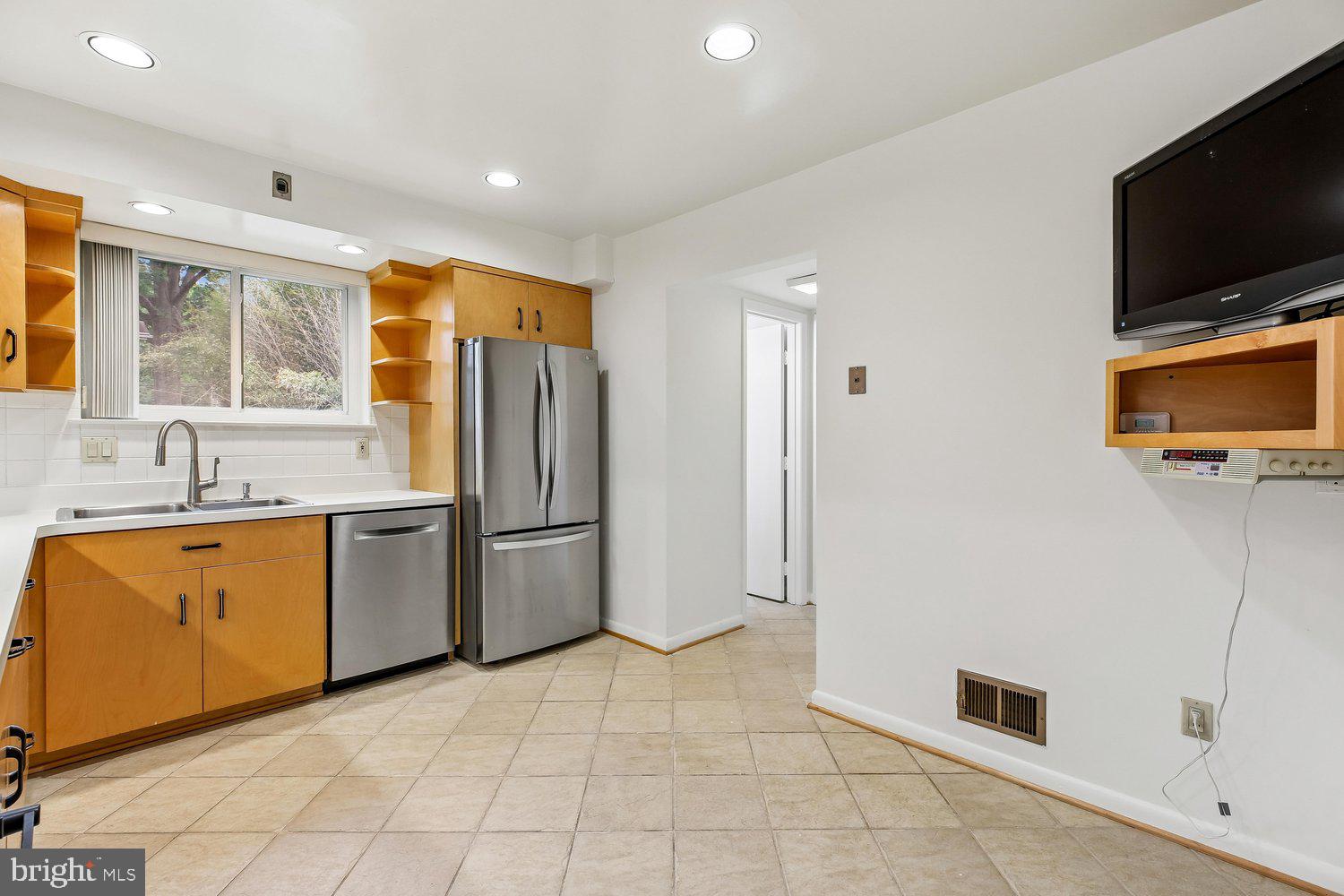 KEMP MILL ESTATES - Residential